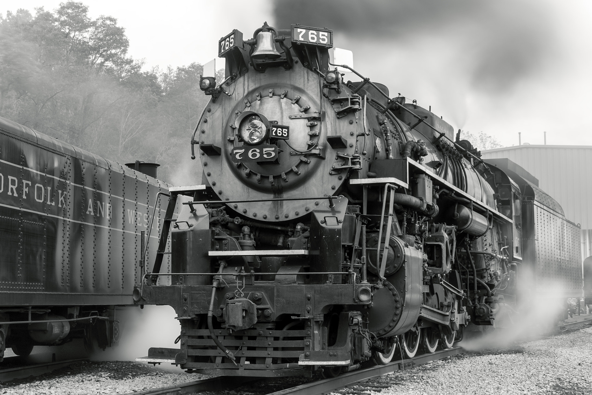 Canon EOS 450D (EOS Rebel XSi / EOS Kiss X2) sample photo. Steam locomotive #765 at fitzwater yard photography