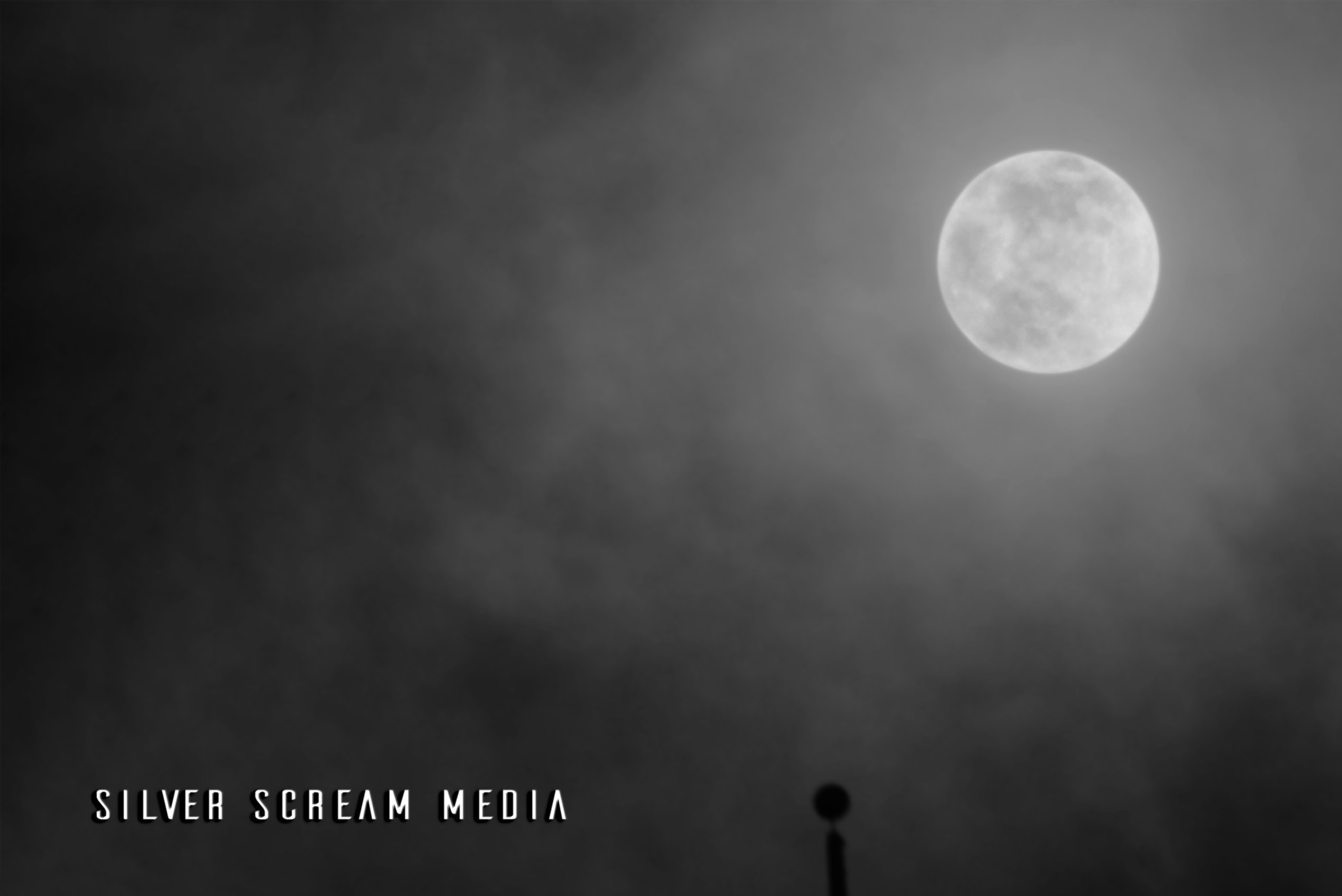 Nikon D5200 + AF Nikkor 300mm f/4 IF-ED sample photo. Moon misty light photography