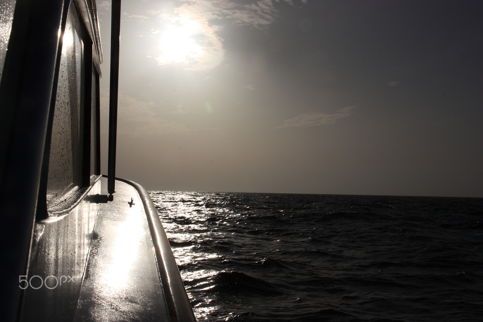 Canon EOS 450D (EOS Rebel XSi / EOS Kiss X2) sample photo. Early morning on boat photography