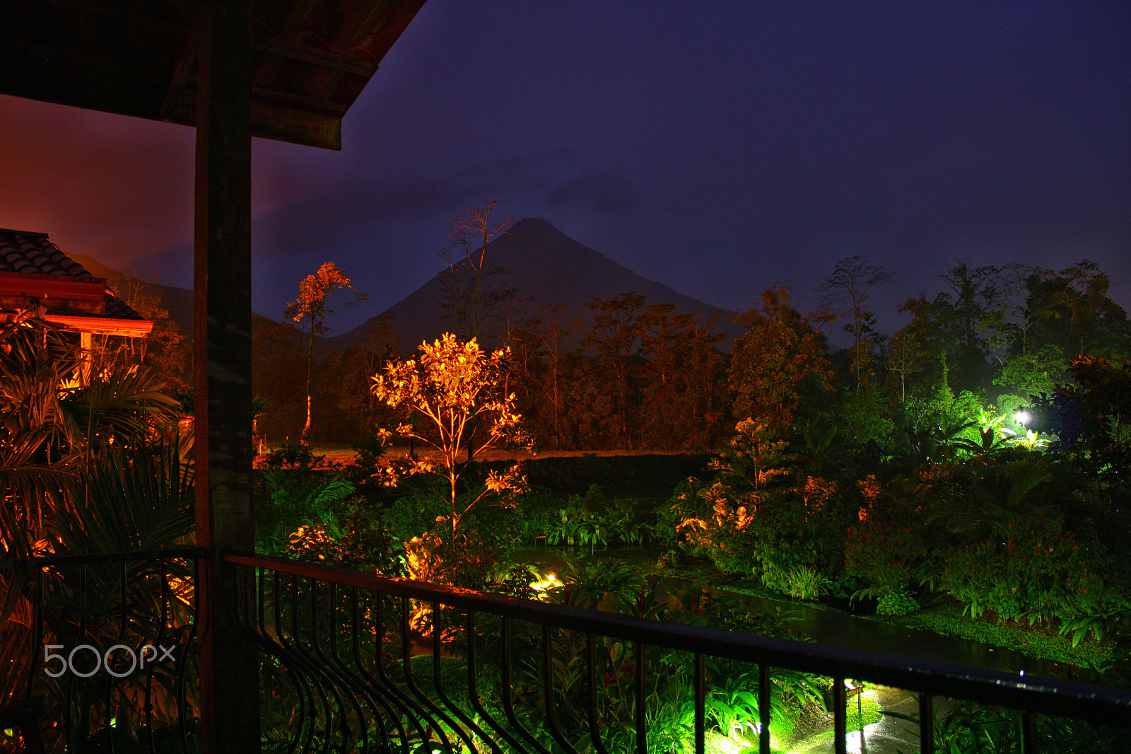 Canon EOS 450D (EOS Rebel XSi / EOS Kiss X2) + Canon EF-S 18-55mm F3.5-5.6 IS II sample photo. Volcán arenal, la fortuna costa rica photography