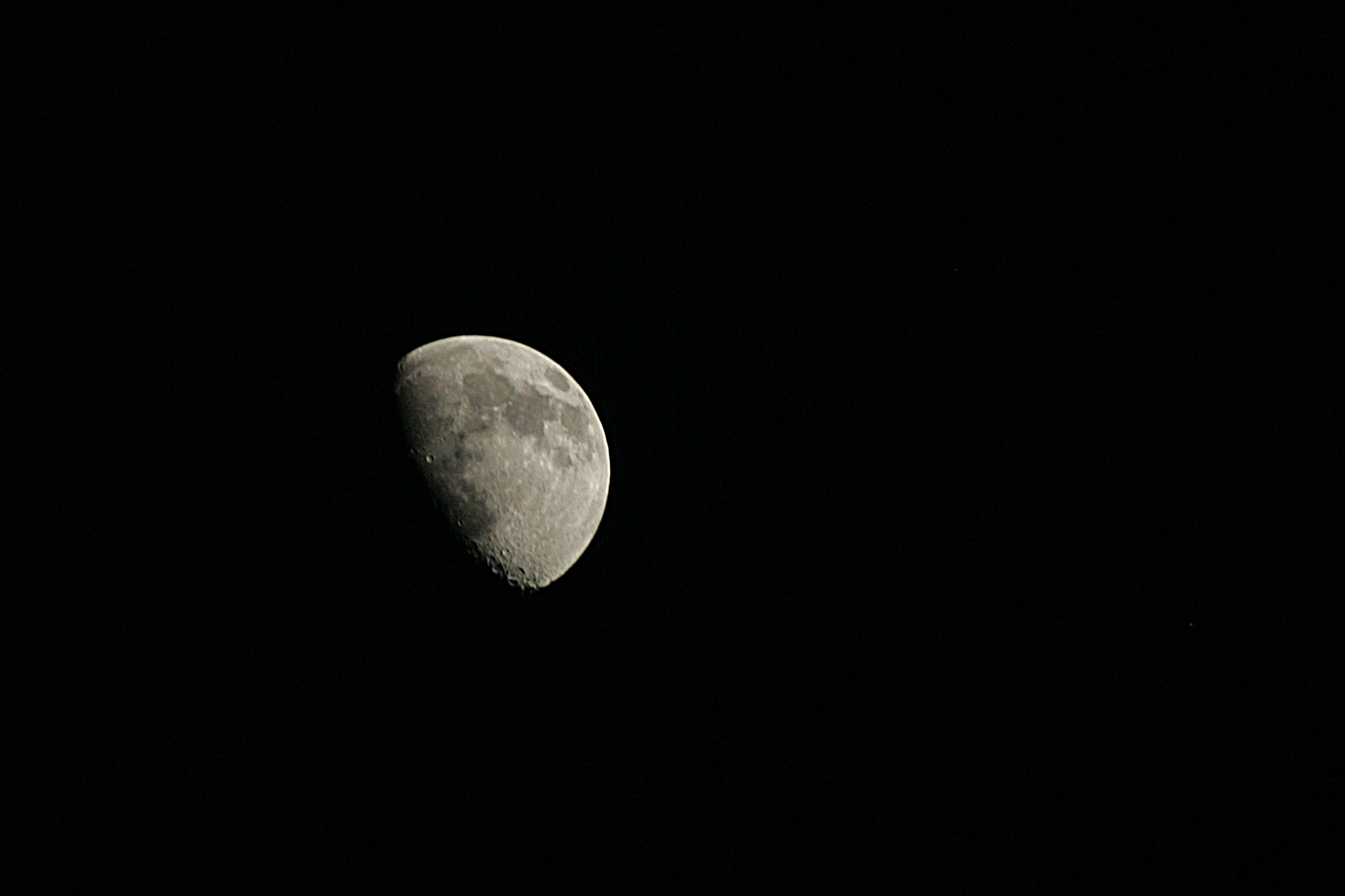 Canon EOS-1D Mark II sample photo. Moon photography