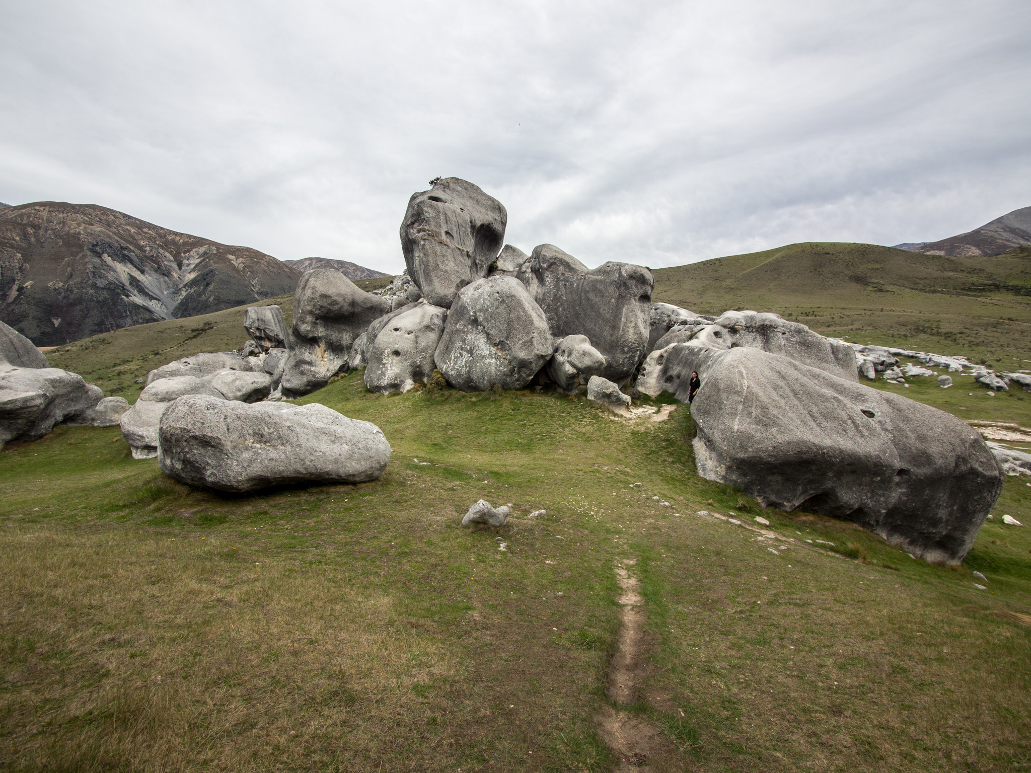 Olympus OM-D E-M5 + Panasonic Lumix G Vario 7-14mm F4 ASPH sample photo. Castle hill, canterbury photography