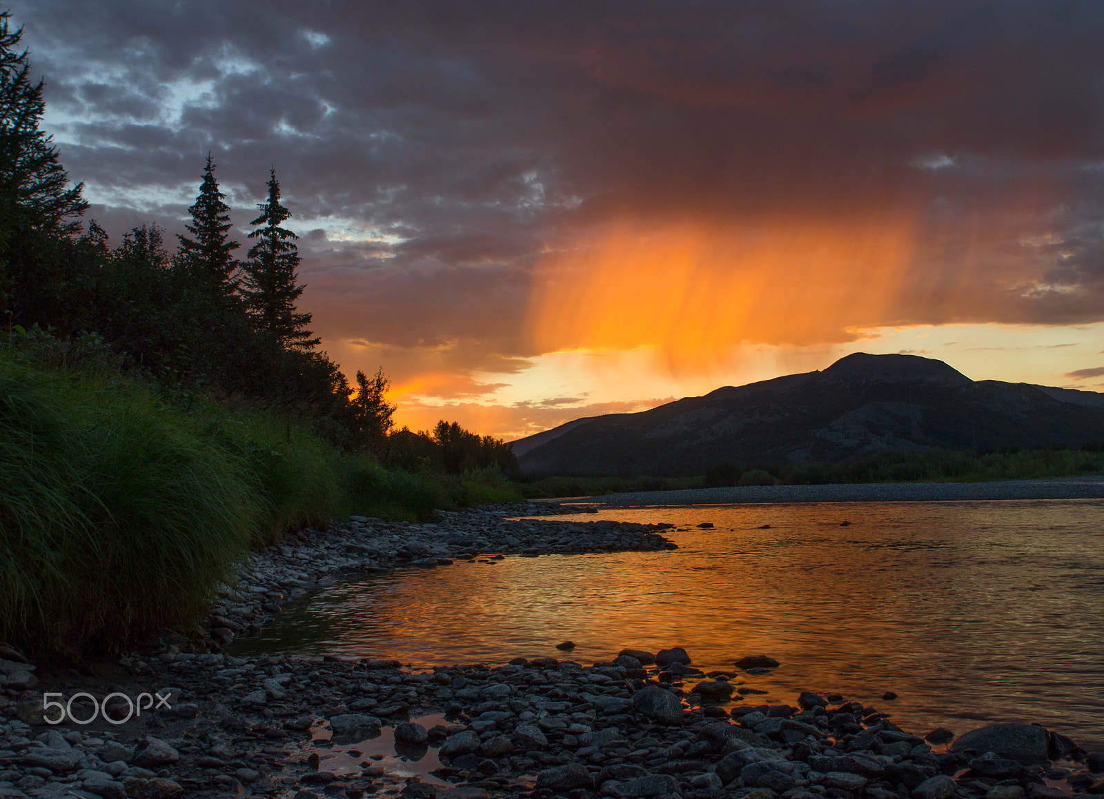 Sony SLT-A55 (SLT-A55V) + Sony DT 16-50mm F2.8 SSM sample photo. Peach rain at sunset photography