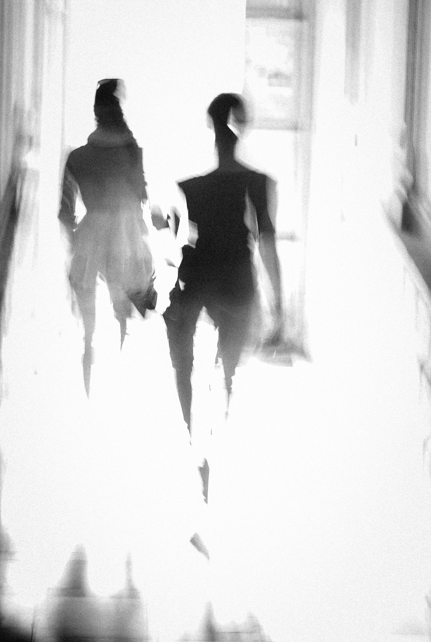 AF-S Zoom-Nikkor 80-200mm f/2.8D IF-ED sample photo. Ghost photography