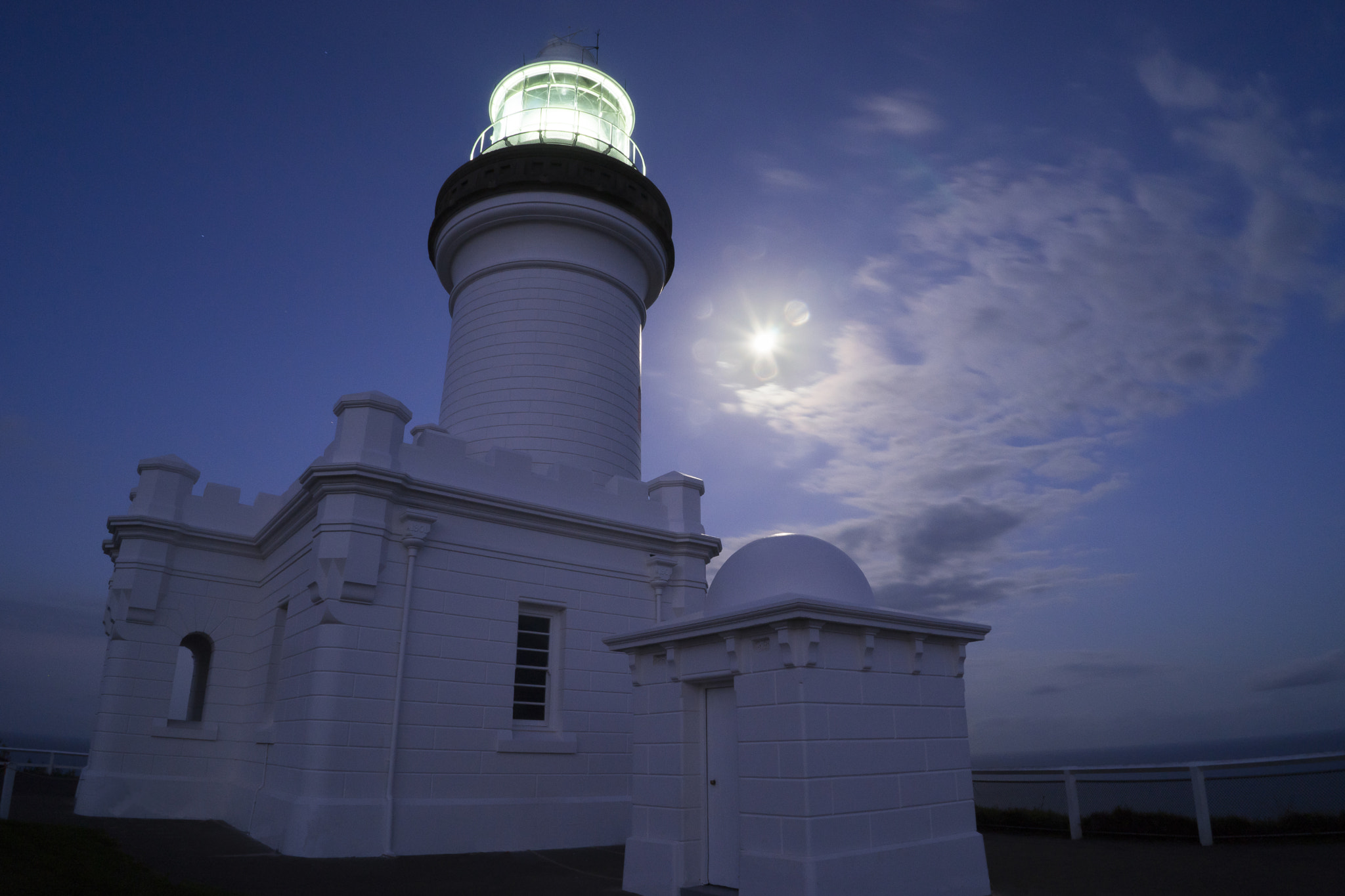 Sony a7 + FE 21mm F2.8 sample photo. Got a light, sailor? photography