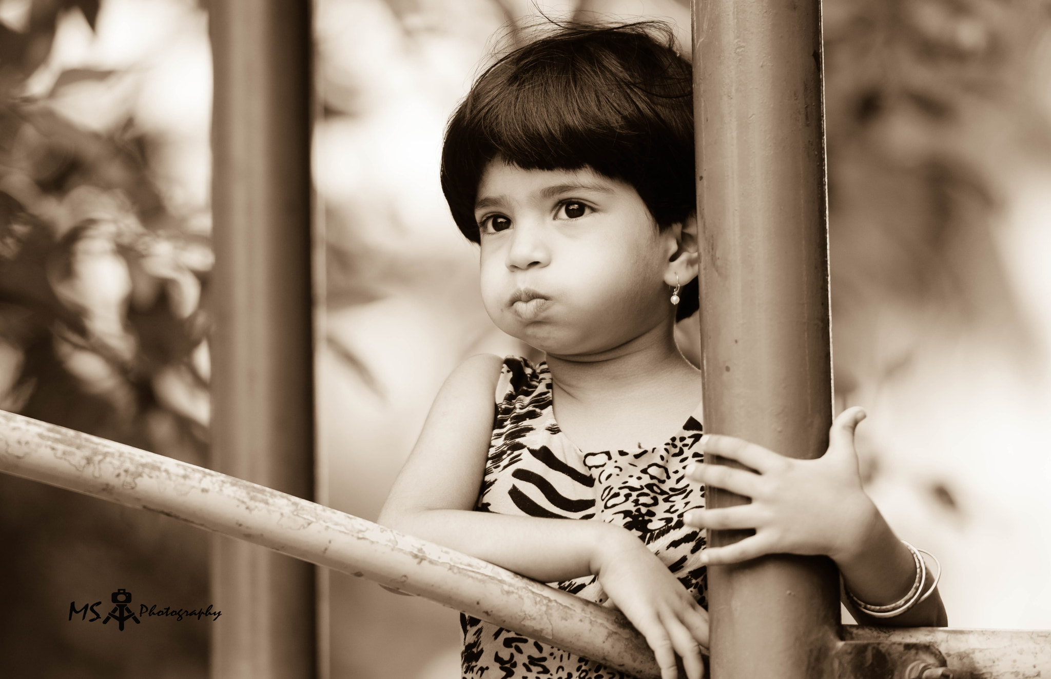 Nikon AF-S Nikkor 70-200mm F2.8G ED VR II sample photo. Candid photography