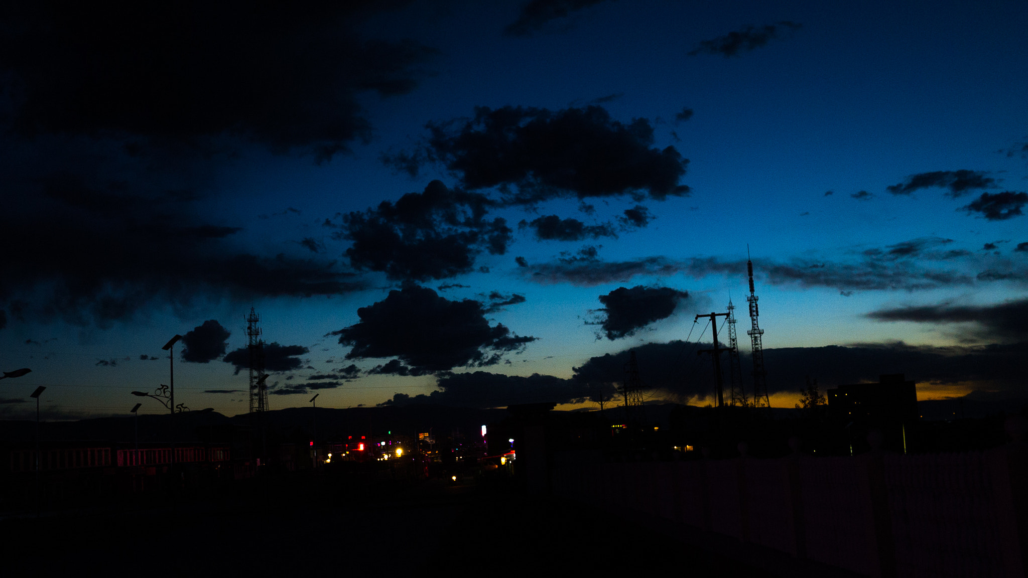 Panasonic Lumix DMC-GF3 + LUMIX G 20/F1.7 II sample photo. Dusk photography