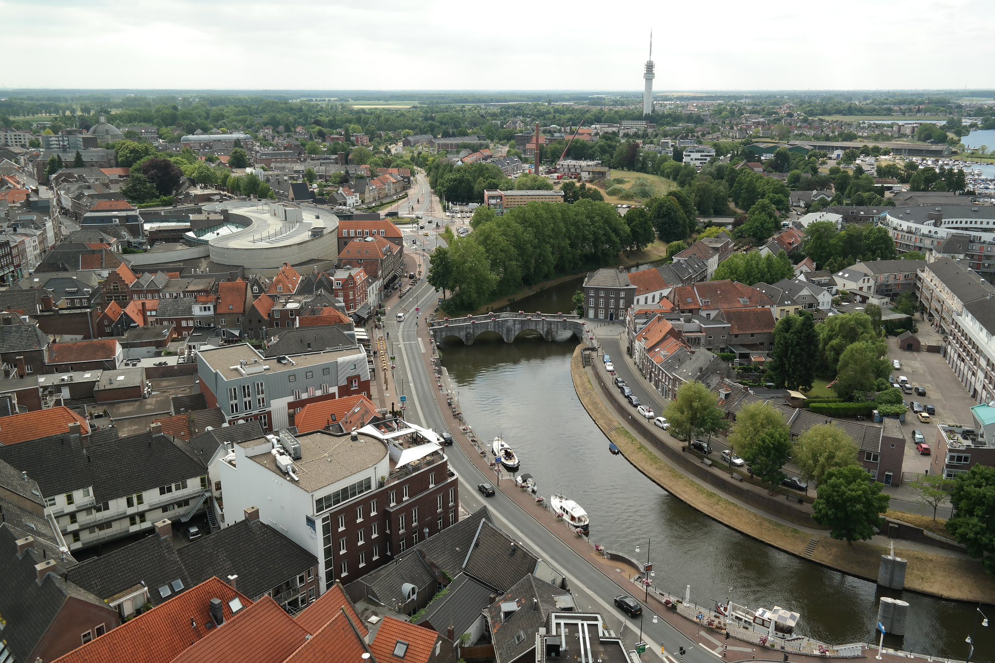 Samsung NX30 + NX 18-55mm F3.5-5.6 sample photo. Roermond photography