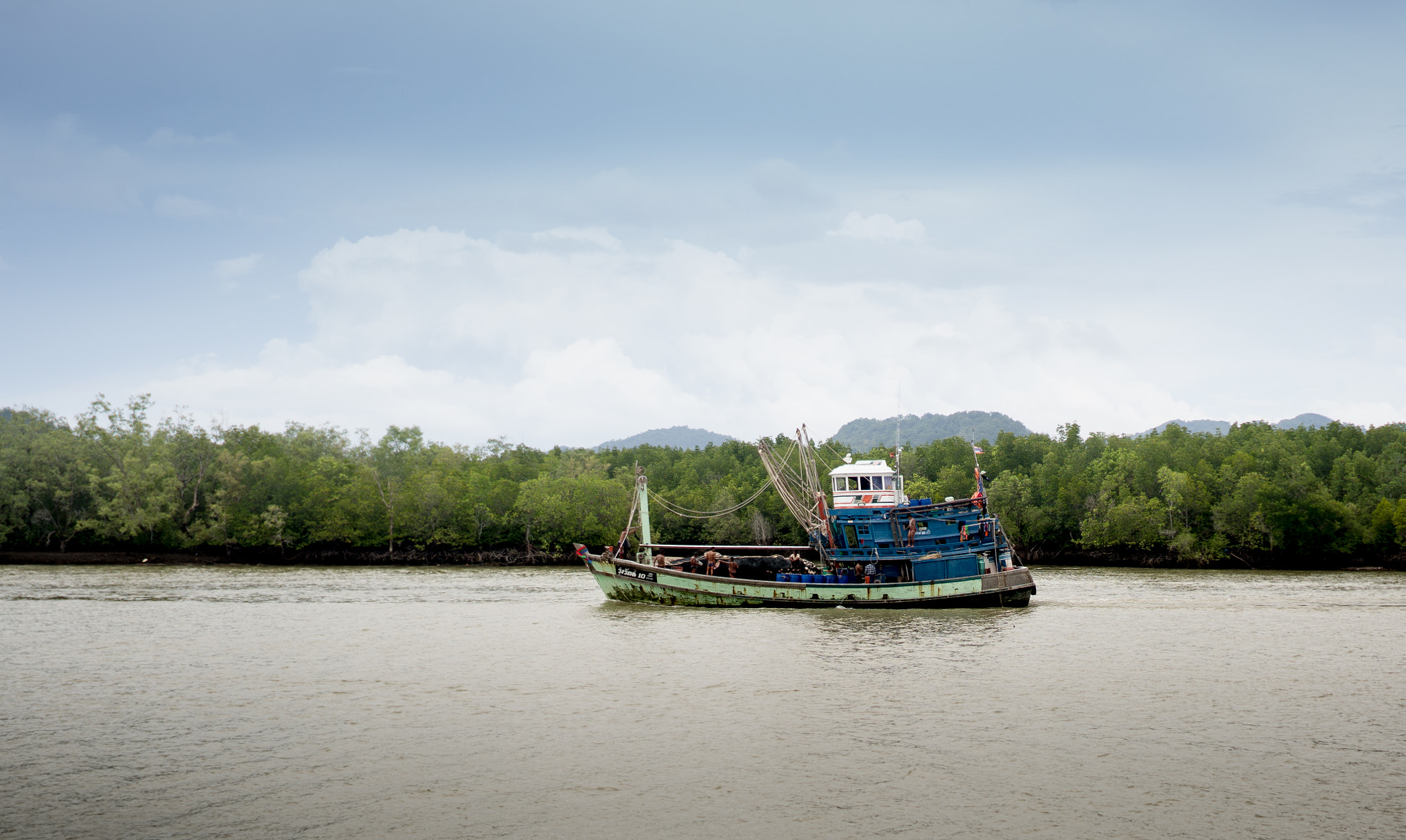 Sony Alpha NEX-6 + Minolta AF 28mm F2 sample photo. Back from fishing photography