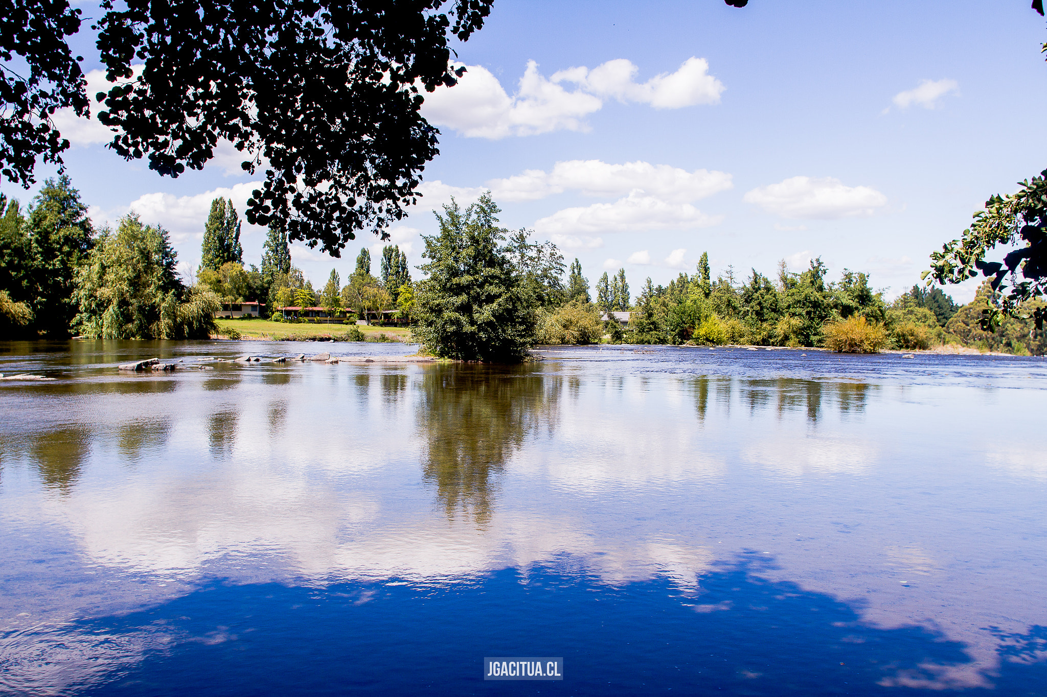 Canon EOS 7D + Canon EF 20mm F2.8 USM sample photo. © jgacitua.cl 2015 photography