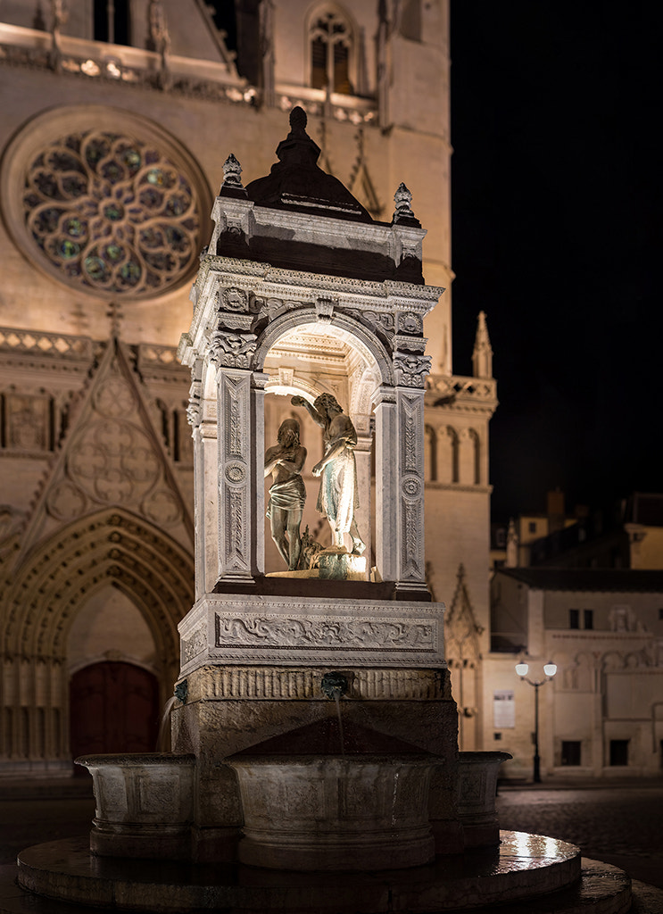 Pentax K-500 + A Series Lens sample photo. Fontaine place saint jean photography