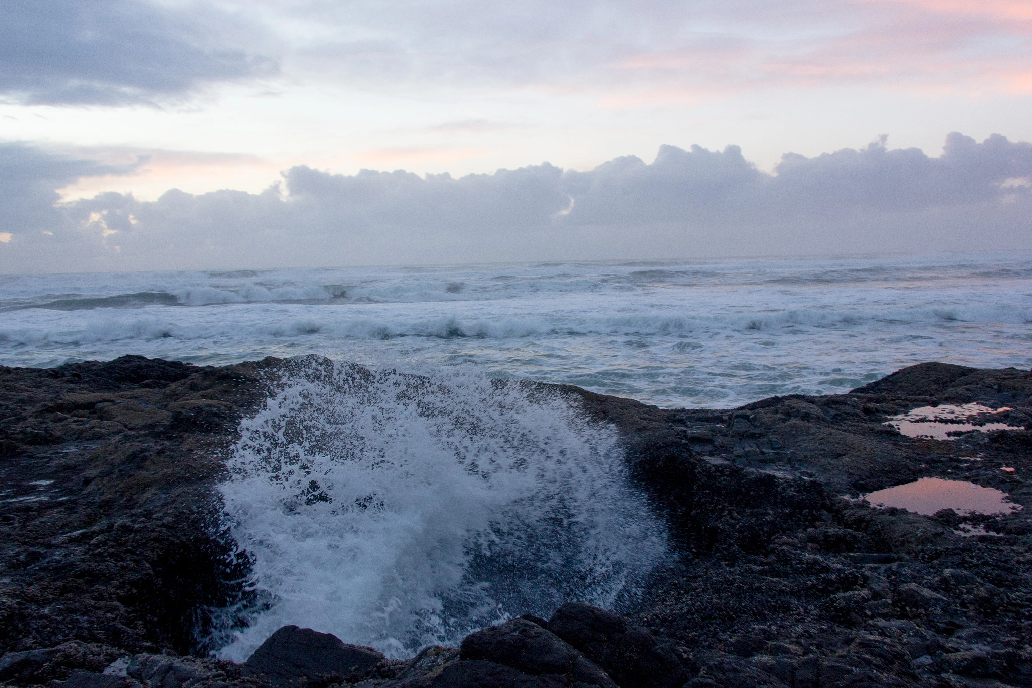 Canon EF-S 18-135mm F3.5-5.6 IS STM sample photo. Thor's well spray photography