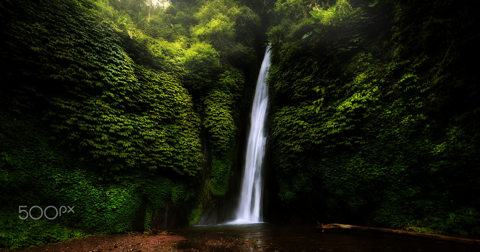 Sigma AF 10-20mm F4-5.6 EX DC sample photo. Gitgit waterfall photography