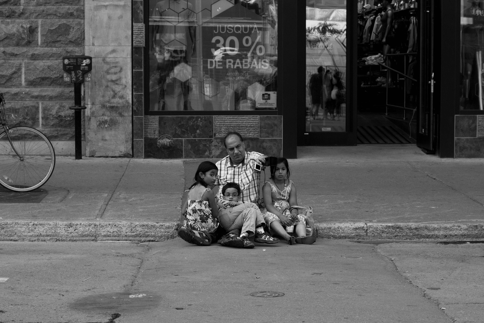 ZEISS Planar T* 50mm F1.4 sample photo. Family photography