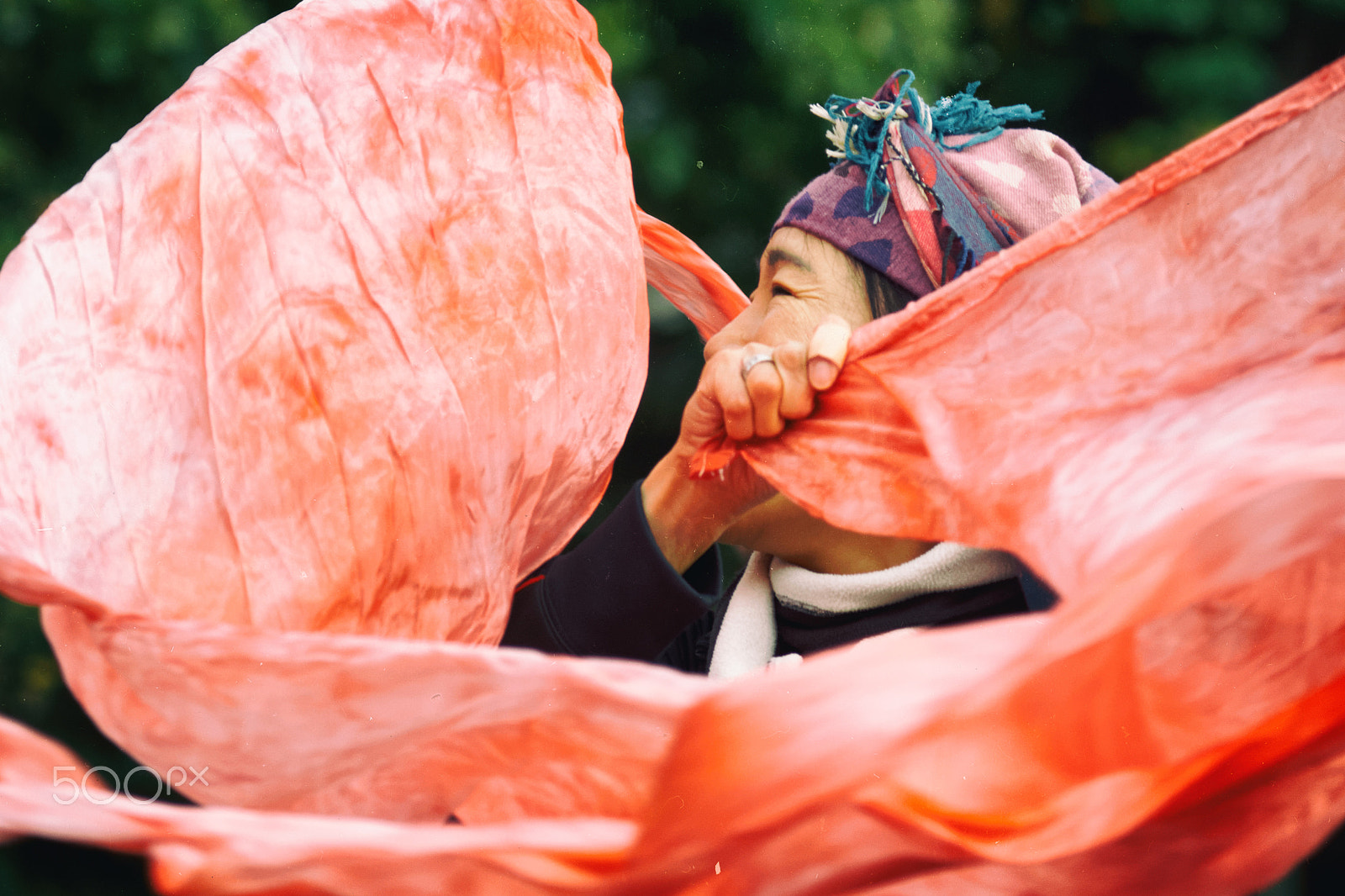 Sony ILCA-77M2 + Minolta AF 70-210mm F4 Macro sample photo. Woman dancing with silk photography