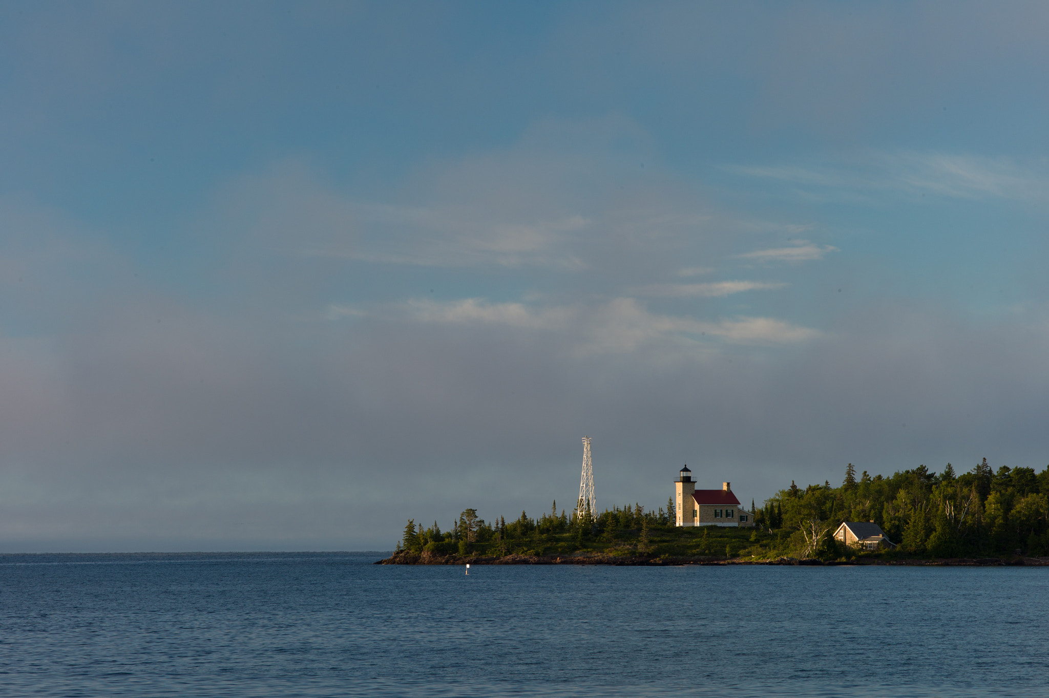 Leica Macro-Elmar-M 90mm F4 sample photo. Copper harbor lighthouse on lake superior photography