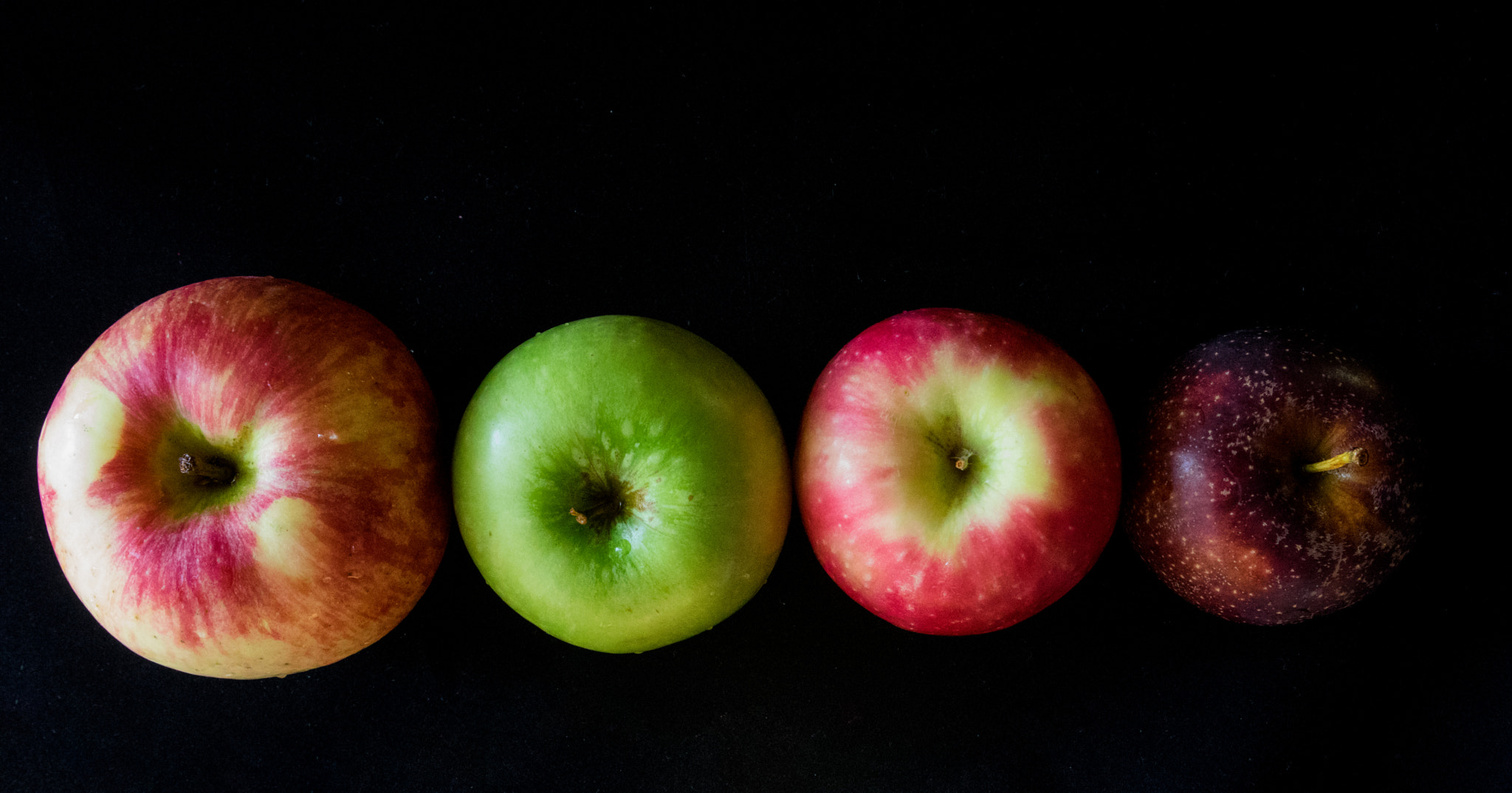 Pentax K-3 + Pentax smc DA 18-55mm F3.5-5.6 AL sample photo. Apples by four photography