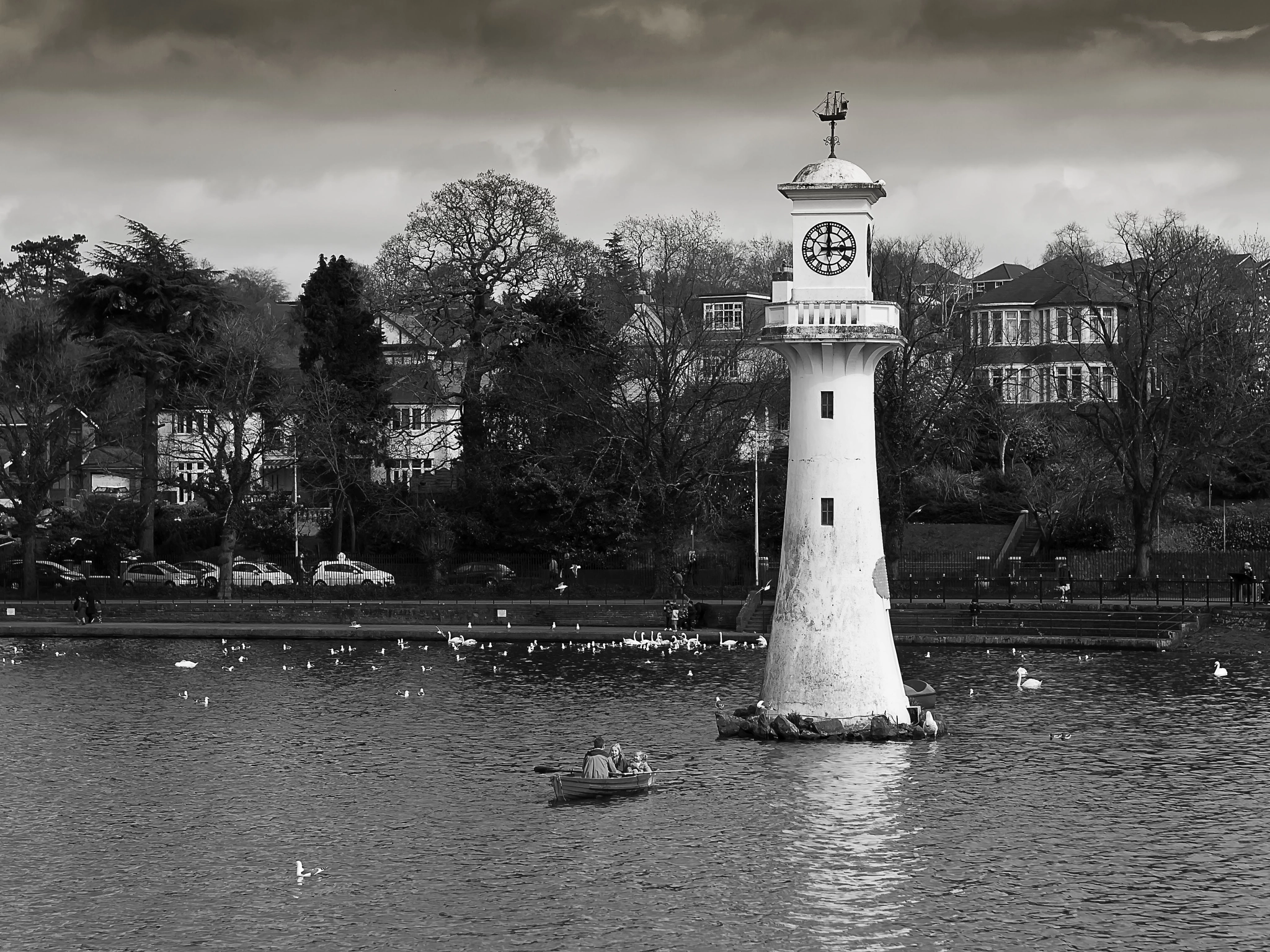 Panasonic Lumix DMC-G3 + Olympus M.Zuiko Digital 45mm F1.8 sample photo. Roath park lake & lighthouse photography