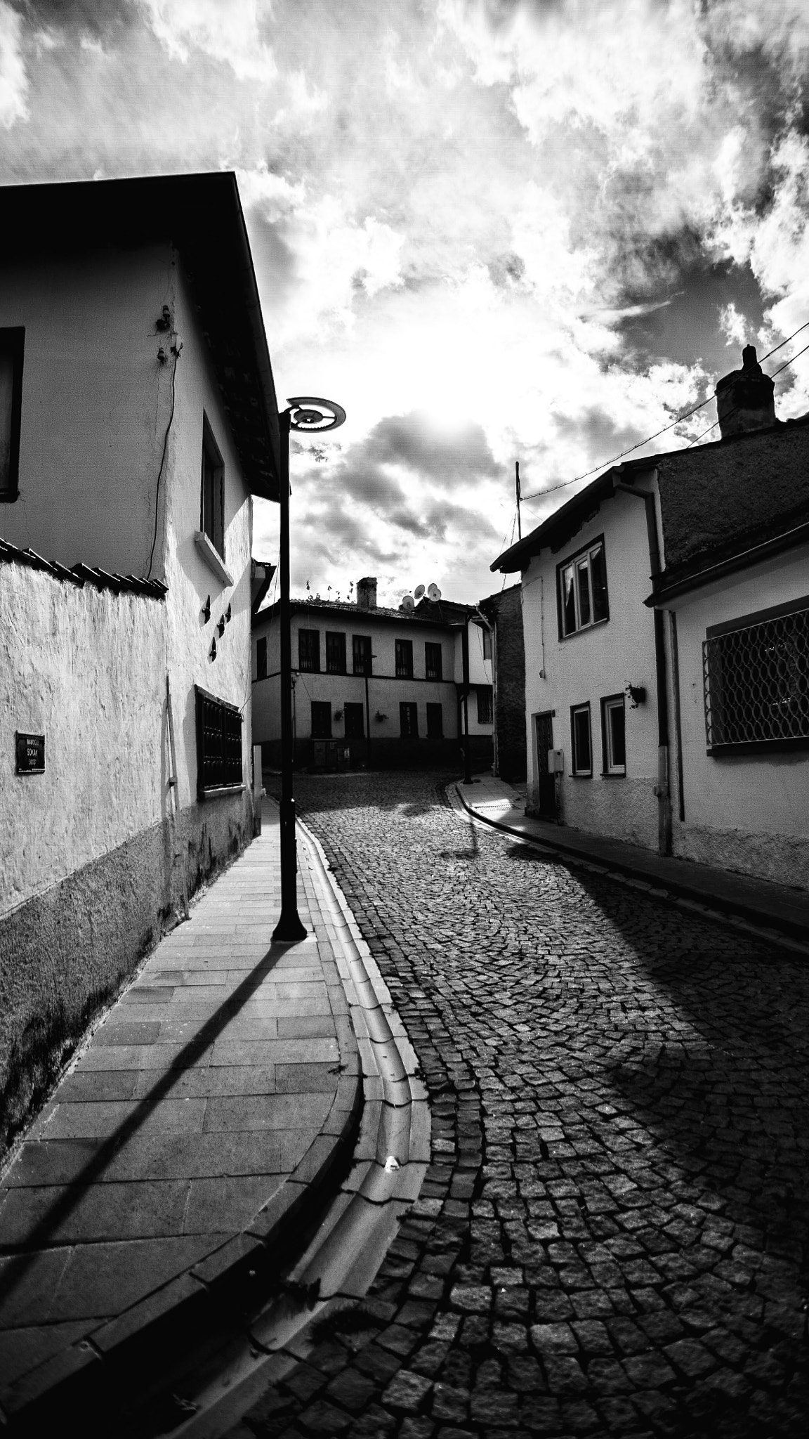 Tamron AF 19-35mm f/3.5-4.5 sample photo. Street photography