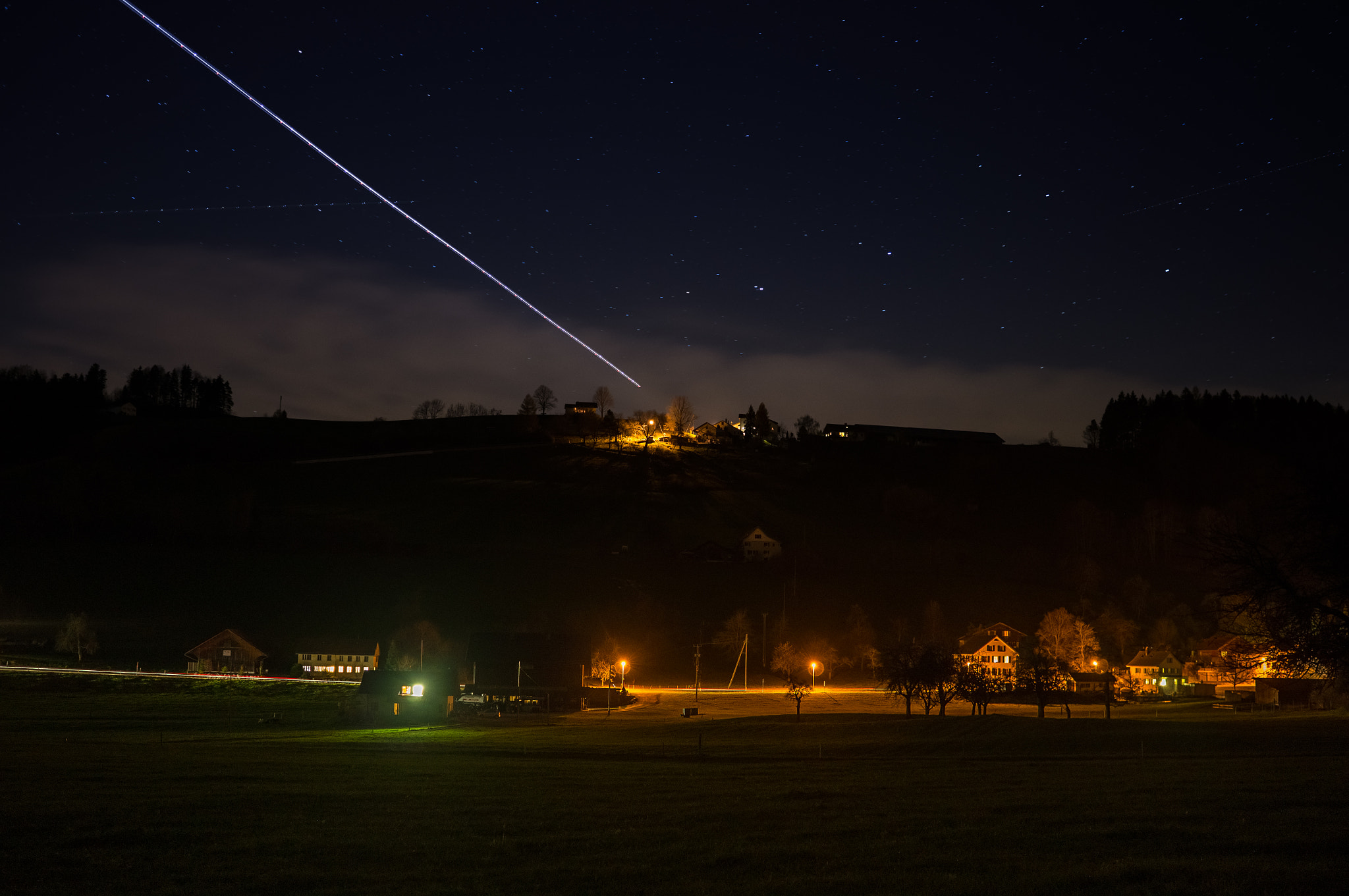 E 30mm F2.8 sample photo. Nightscape with long exposure plane photography