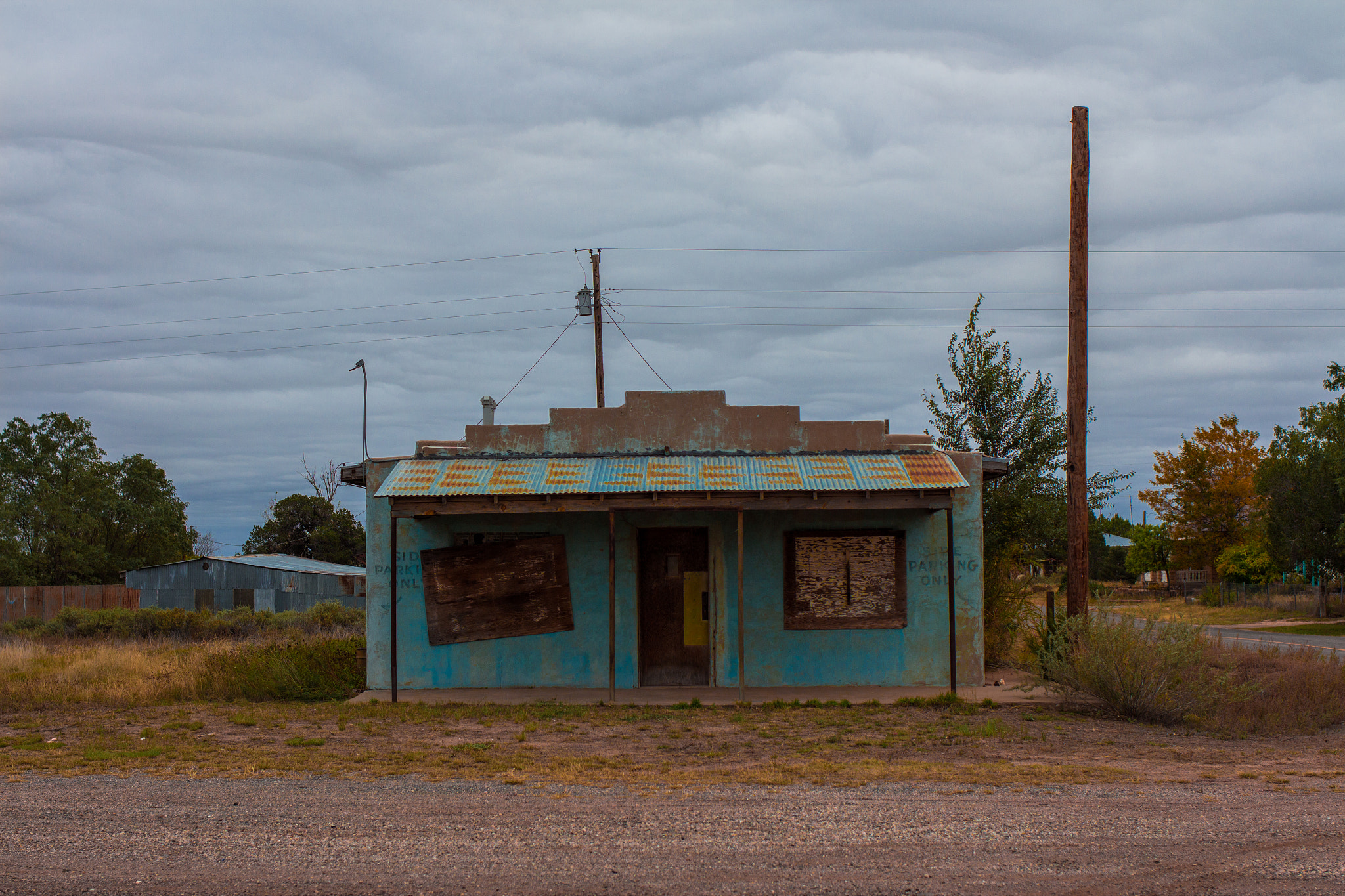 Canon EOS 650D (EOS Rebel T4i / EOS Kiss X6i) + Canon EF 35mm F2 IS USM sample photo. Abandoned place photography