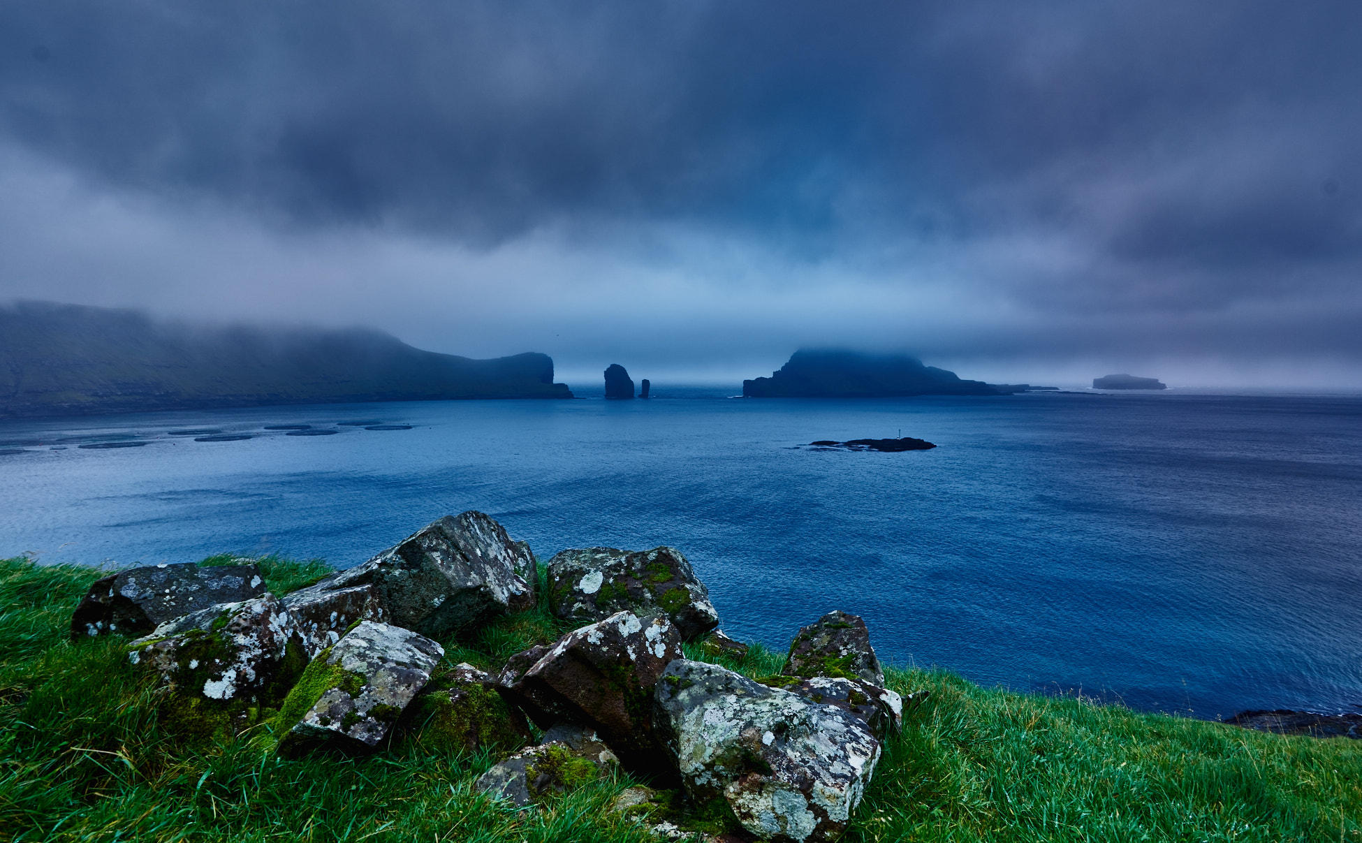 Sony a7 + FE 21mm F2.8 sample photo. Tindhólmur photography