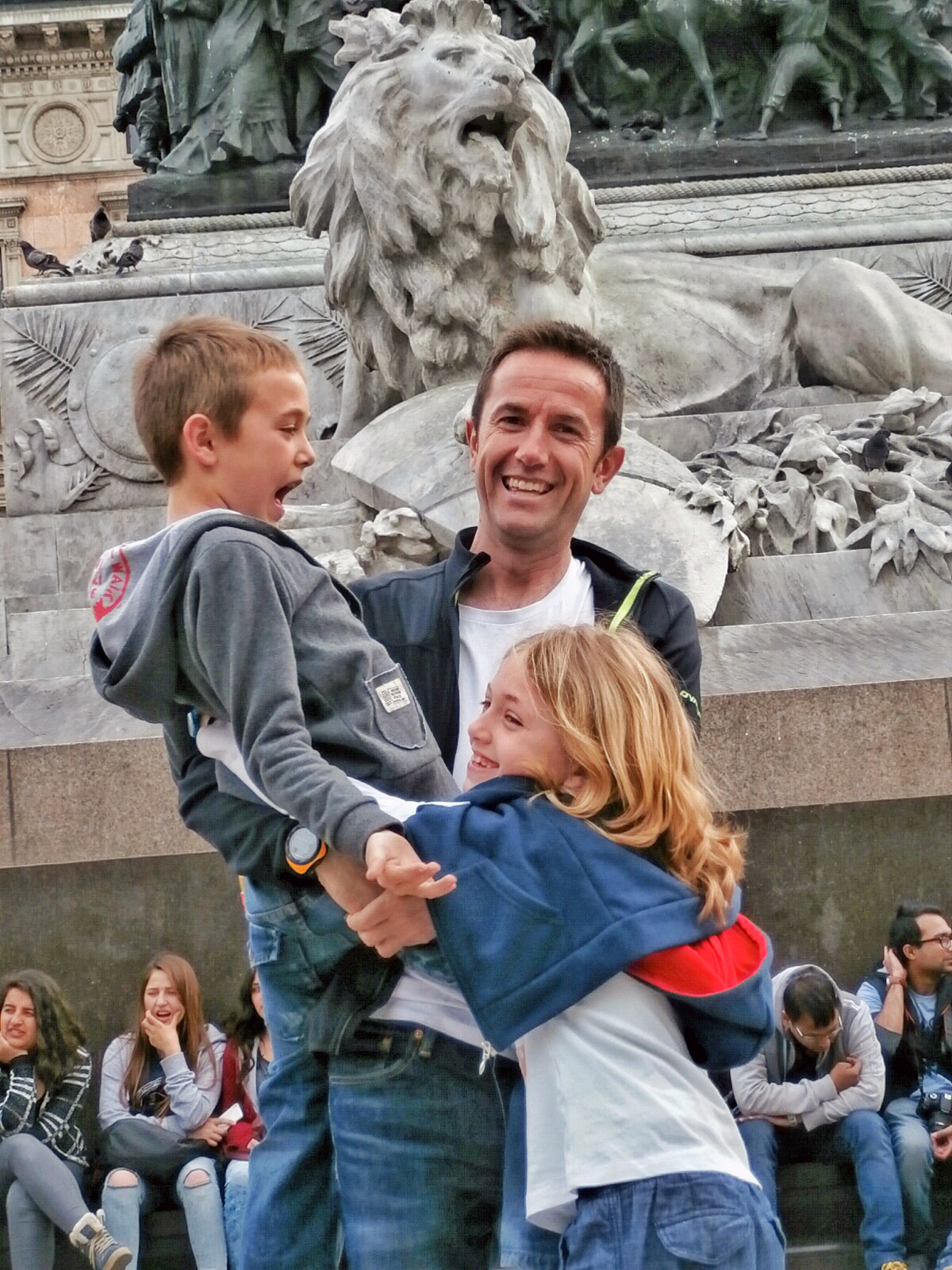 Olympus VR360,D760 sample photo. Kids playing with dad in milan photography