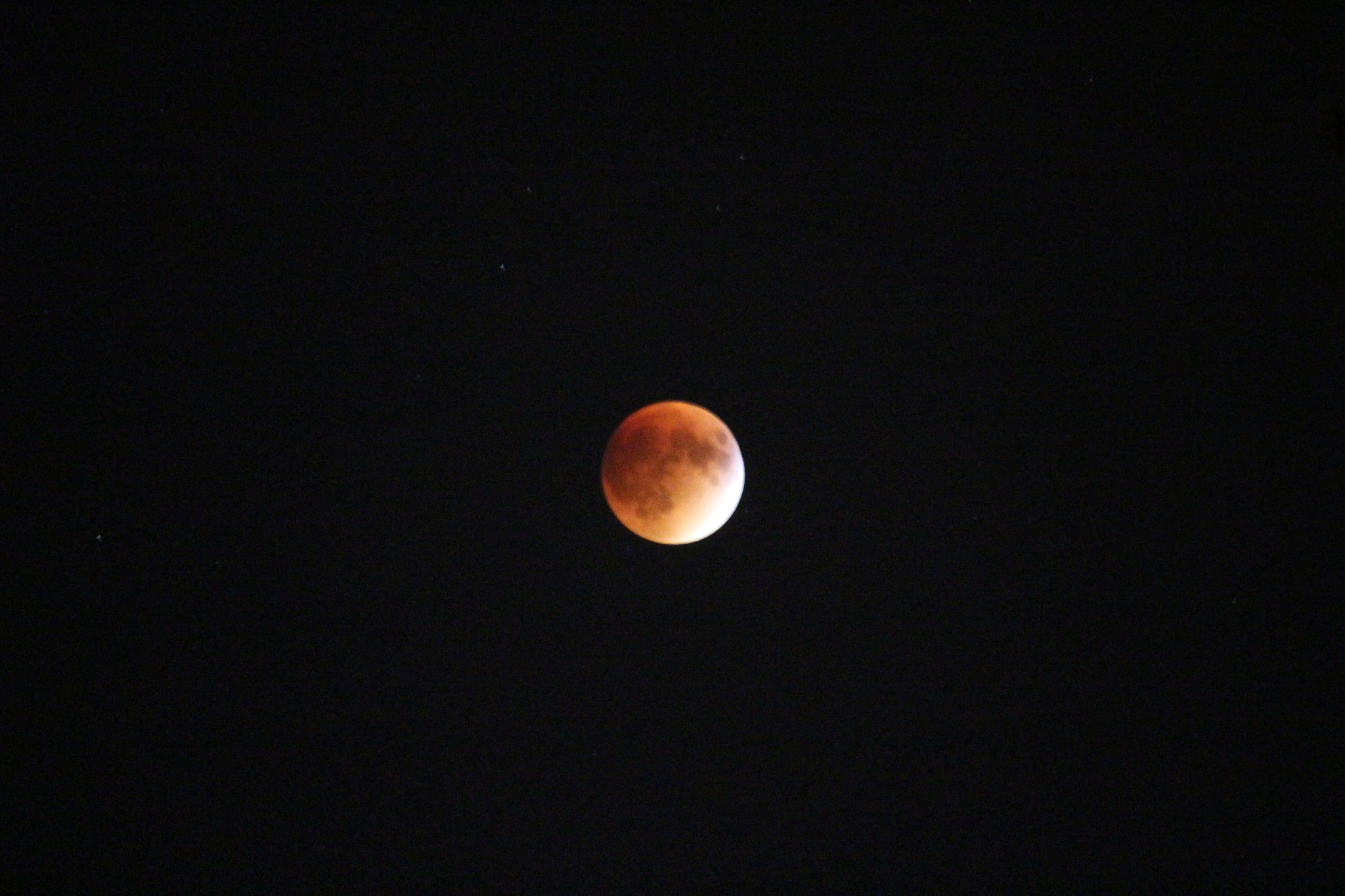 Canon EOS 100D (EOS Rebel SL1 / EOS Kiss X7) sample photo. August moon photography