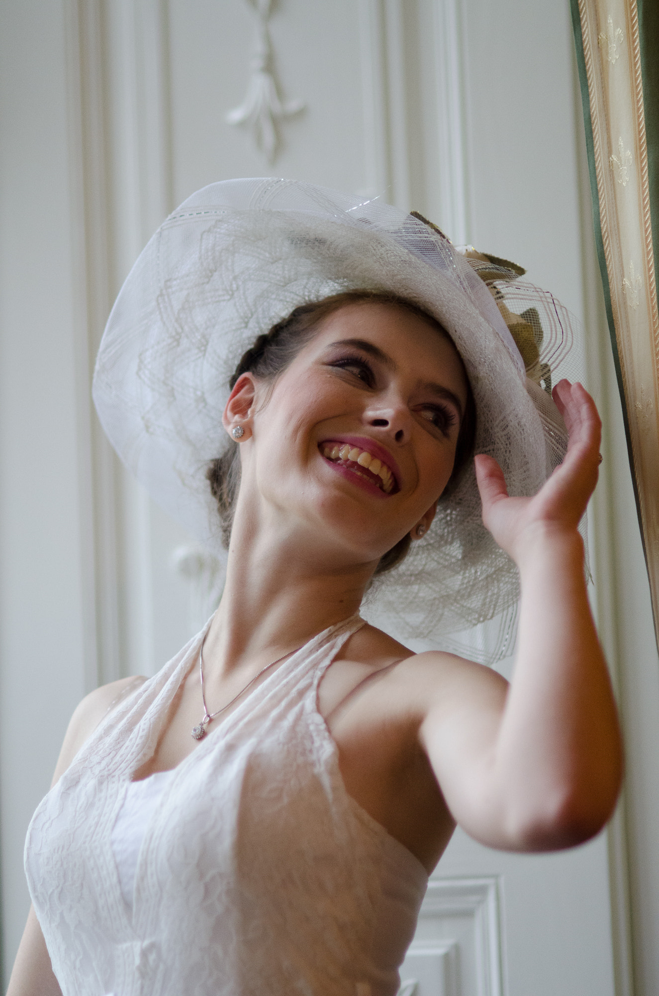 Nikon D7000 + AF Nikkor 85mm f/1.8 sample photo. Magic of smile photography