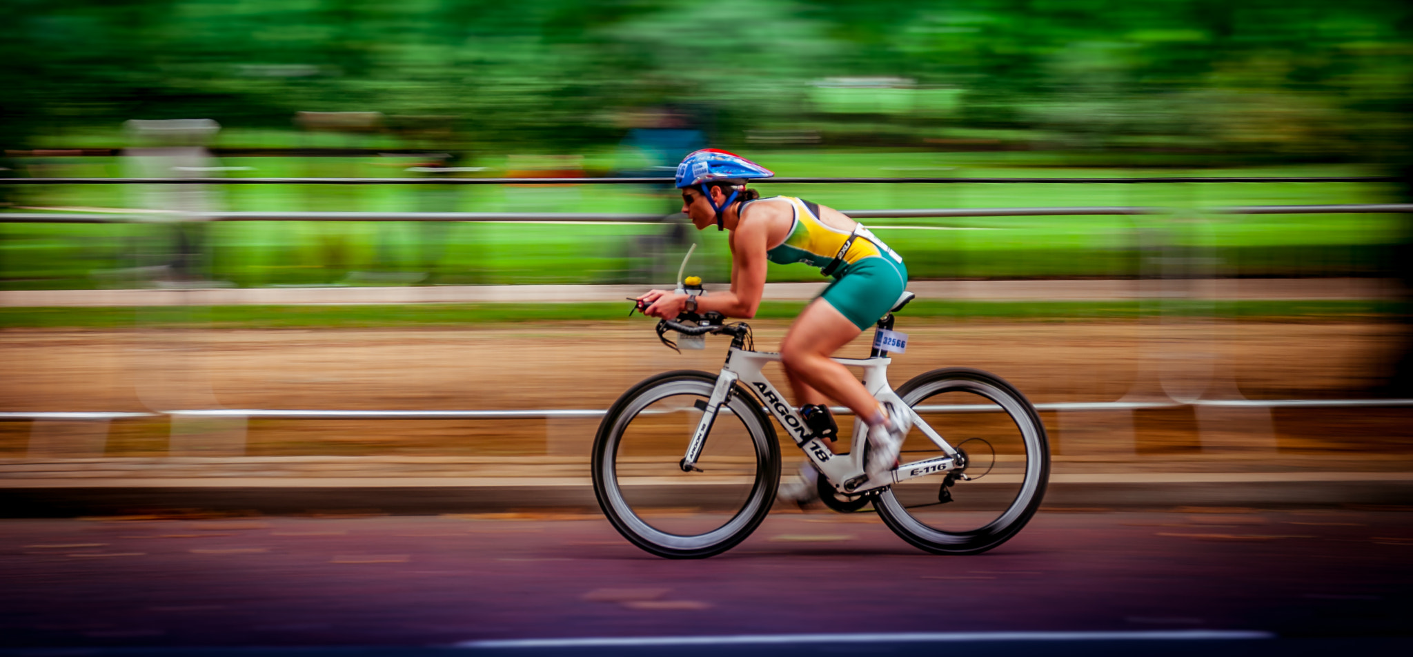 Sigma 17-70mm F2.8-4 DC Macro OS HSM | C sample photo. Triathlon photography