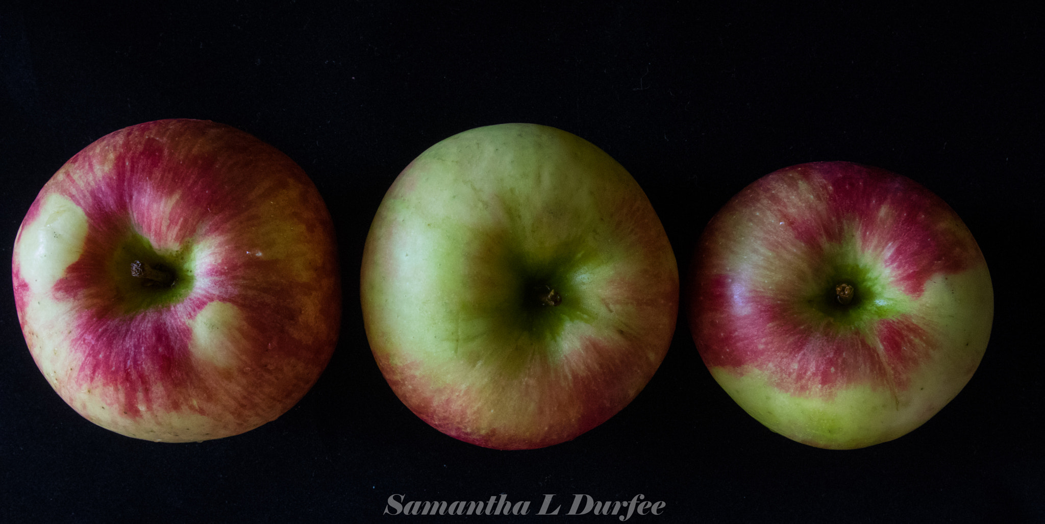 Pentax K-3 + Pentax smc DA 18-55mm F3.5-5.6 AL sample photo. Honeycrisp apples photography