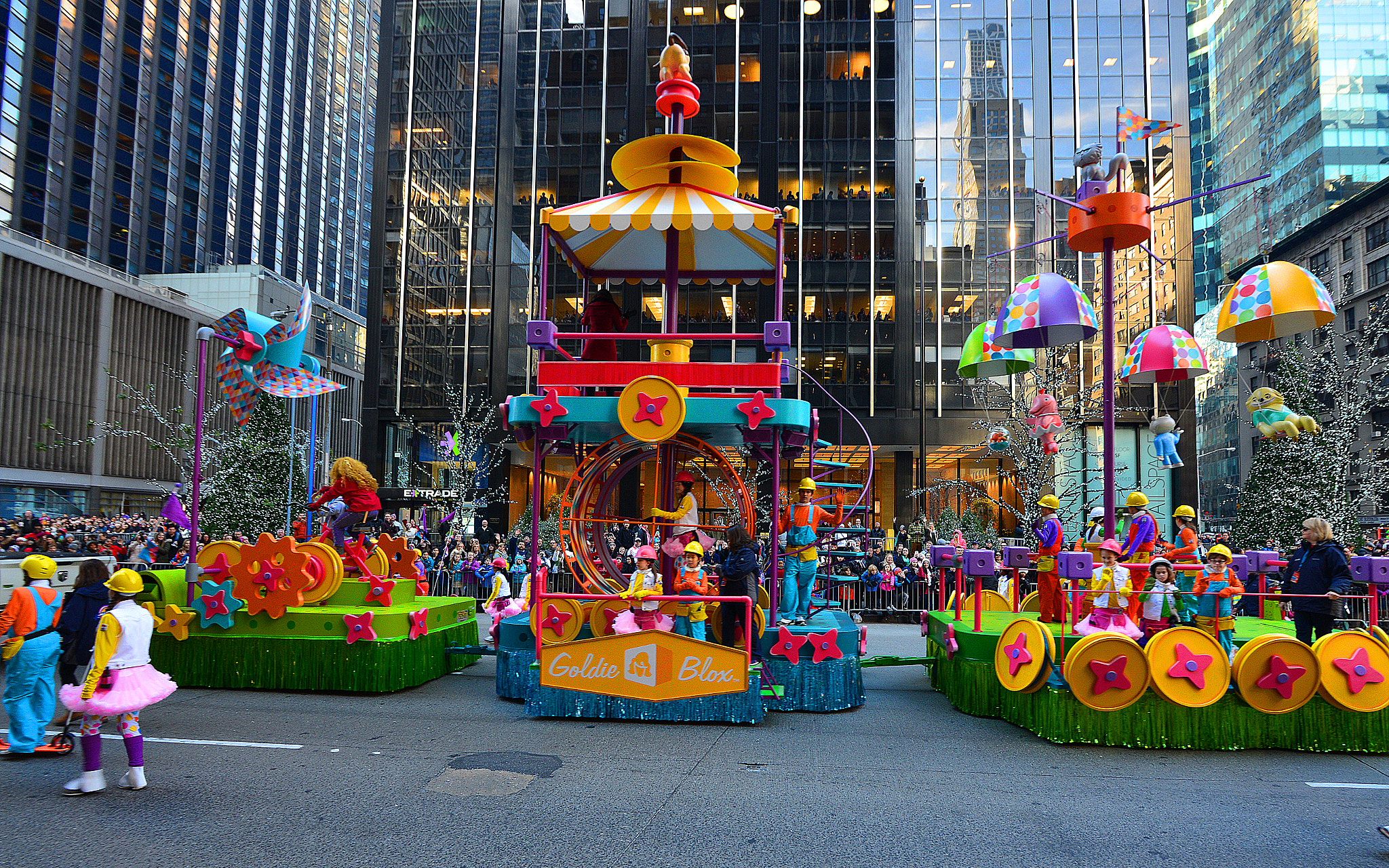 Nikon D600 + AF Nikkor 50mm f/1.8 N sample photo. Macy's thanksgiving parade nyc 2015 photography