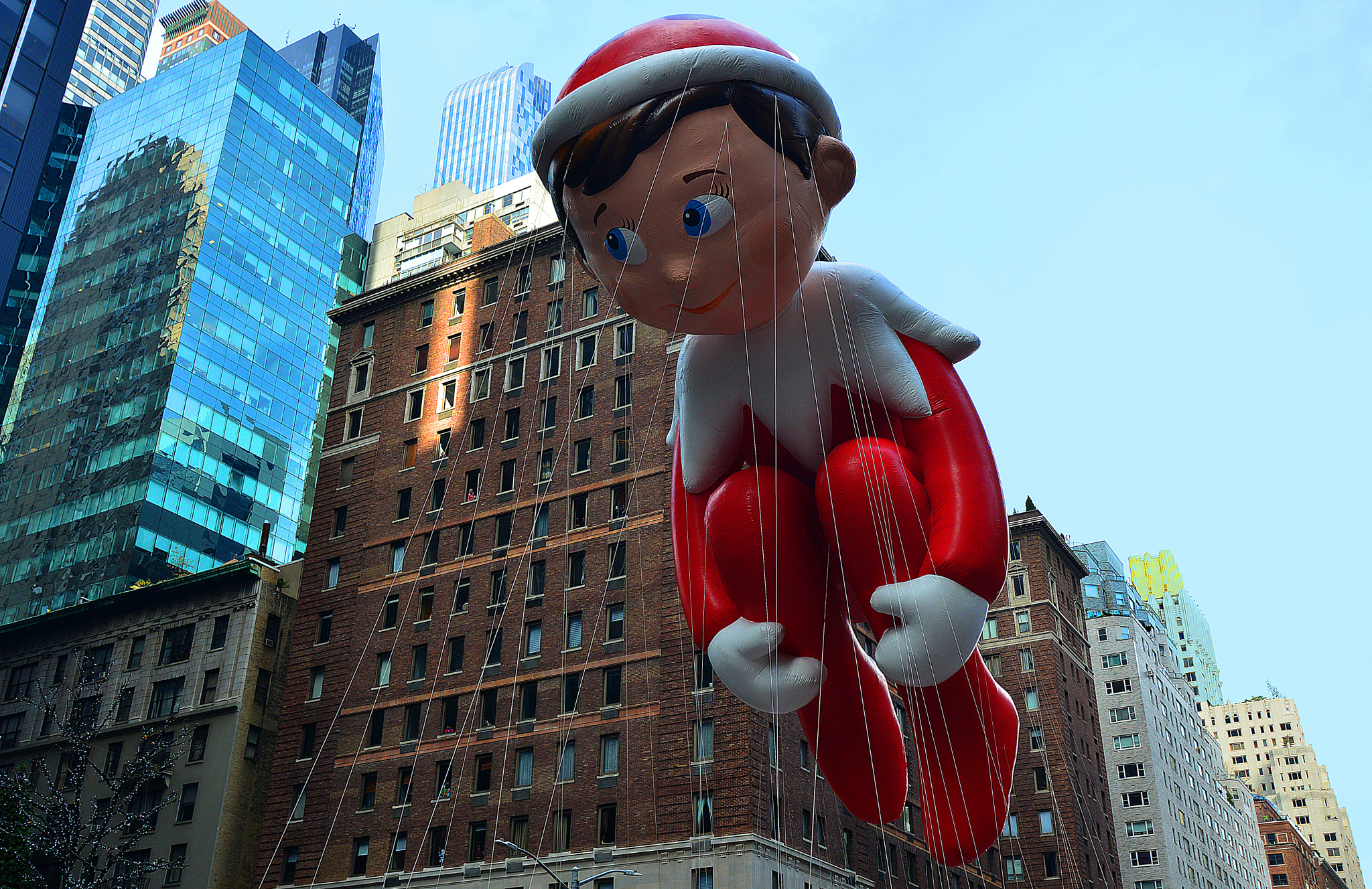 AF Zoom-Nikkor 35-105mm f/3.5-4.5 sample photo. Macy's thanksgiving parade nyc 2015 photography