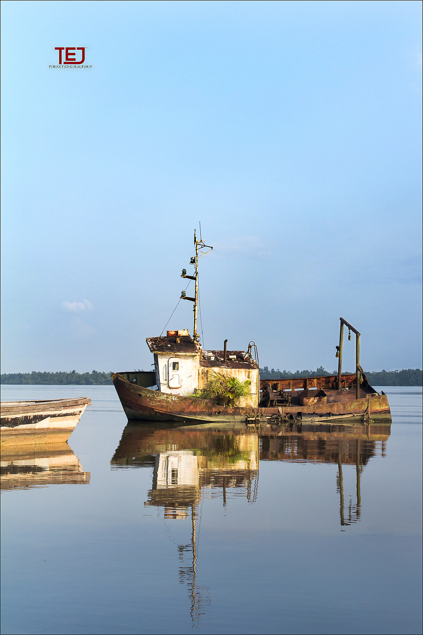 Canon EF 24-70mm F2.8L II USM sample photo. Wreaked boat photography