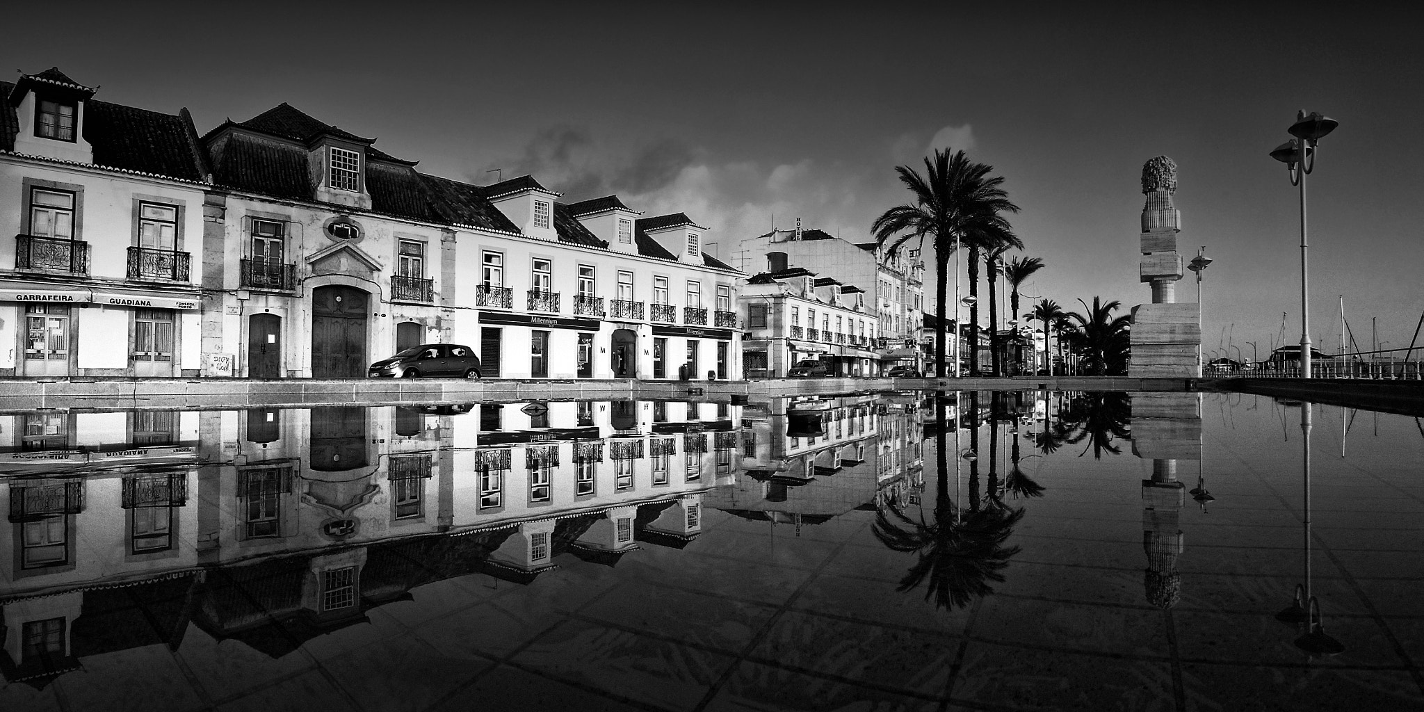 Ricoh Caplio GX100 sample photo. Reflection photography