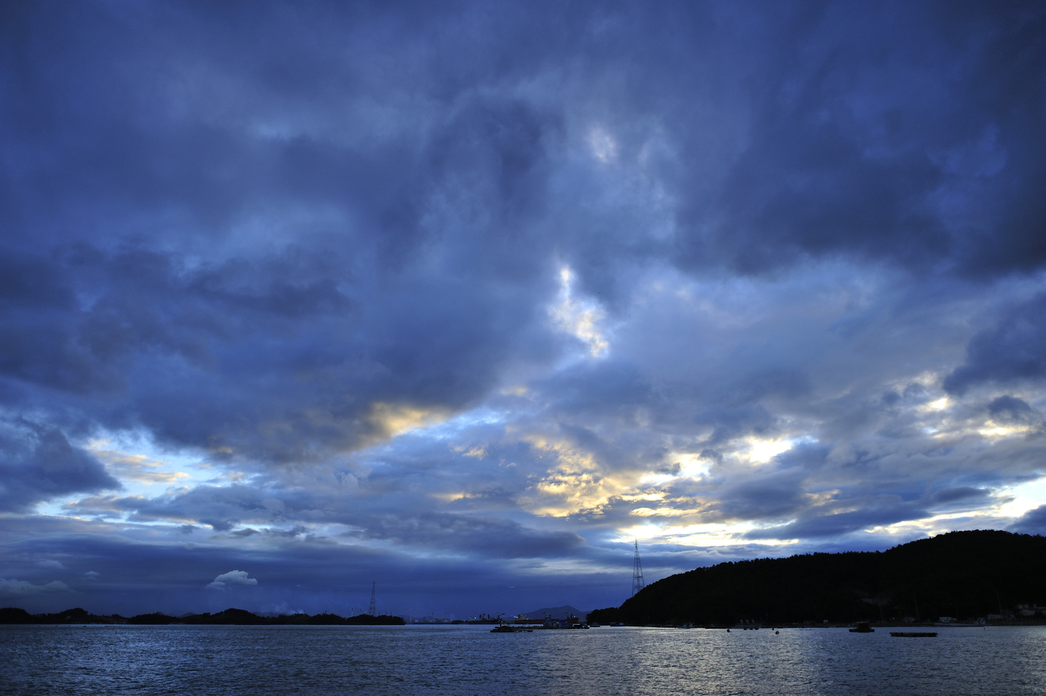 Nikon D3 + Nikon AF-S Nikkor 24mm F1.4G ED sample photo. Dark blue photography