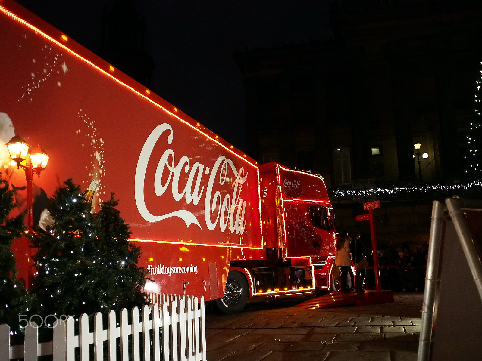 Olympus M.Zuiko Digital 17mm F2.8 Pancake sample photo. Coca cola christmas truck photography