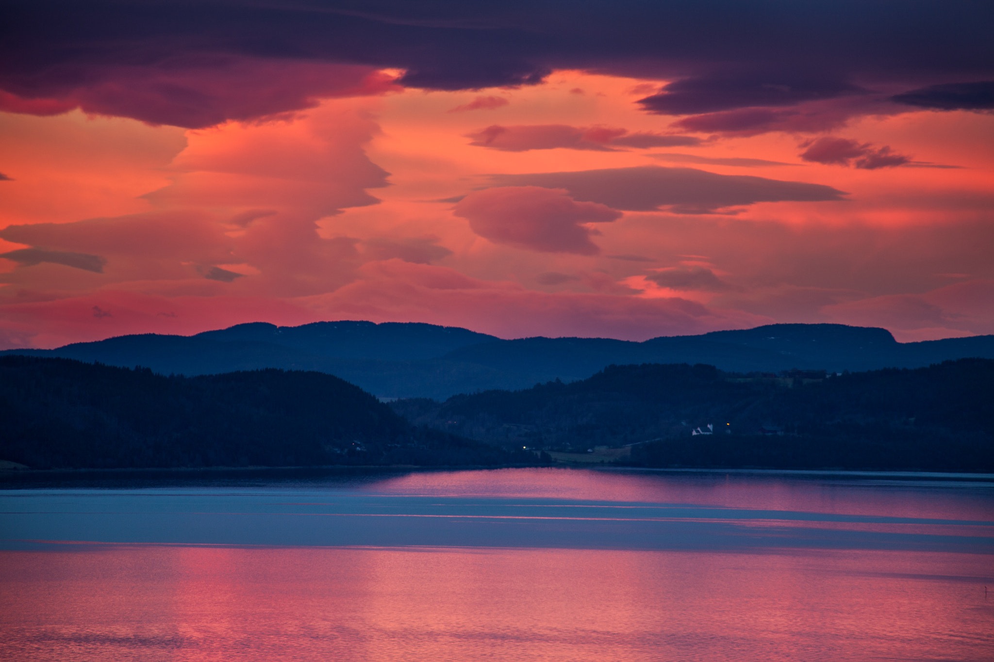 Canon EF 75-300mm F4.0-5.6 IS USM sample photo. Colourful sunrise trondheimfjorden photography