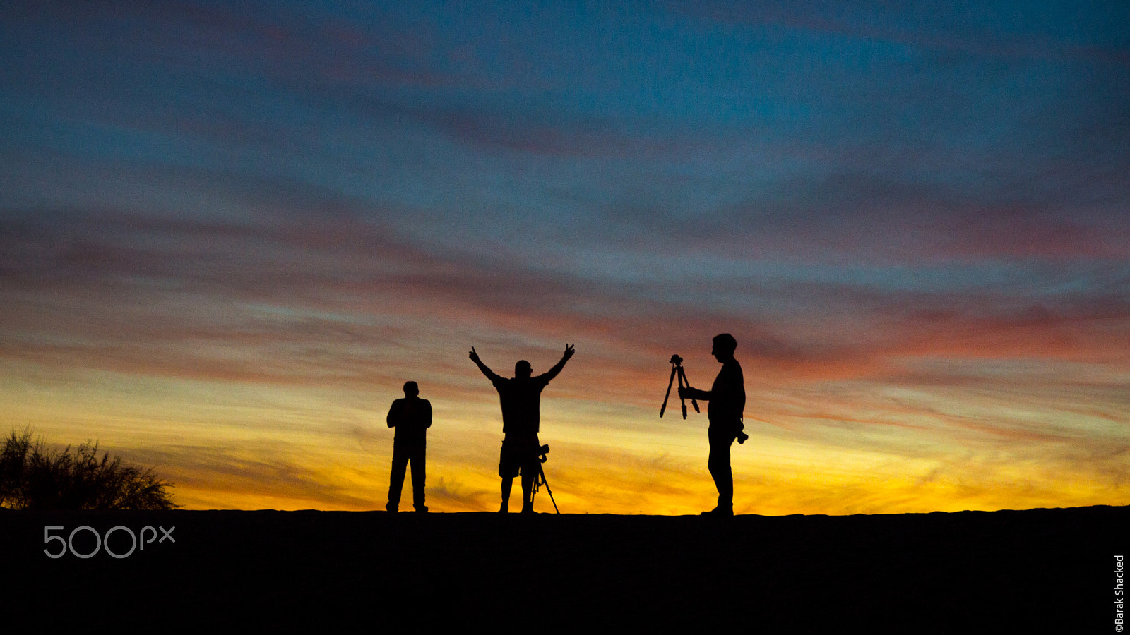 Nikon D3200 + Sigma 18-35mm F1.8 DC HSM Art sample photo. Photographer silhouette on sunset photography