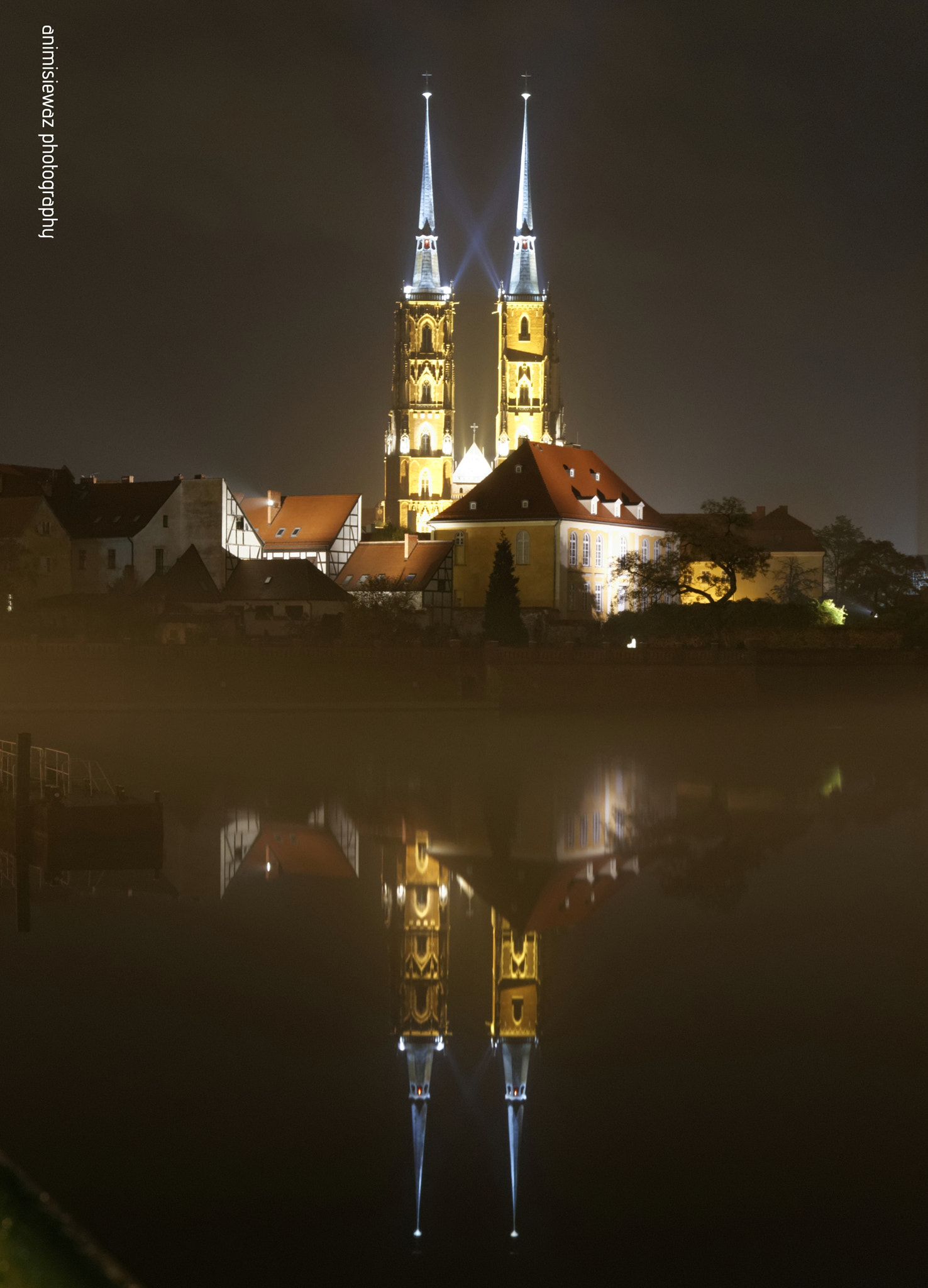 Sony Alpha DSLR-A300 + Sigma DC 18-125mm F4-5,6 D sample photo. Wroclaw by night [1] photography
