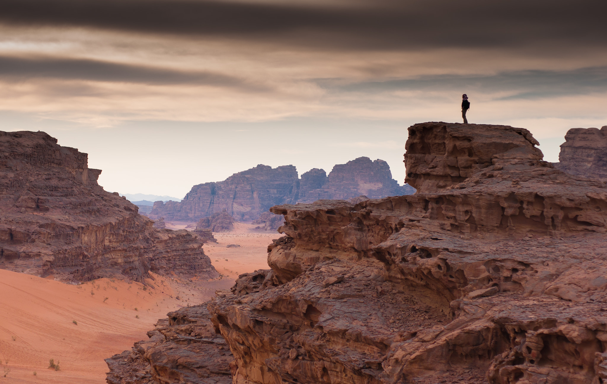 Sony Alpha DSLR-A700 + Minolta AF 50mm F1.4 [New] sample photo. Wadi rum photography