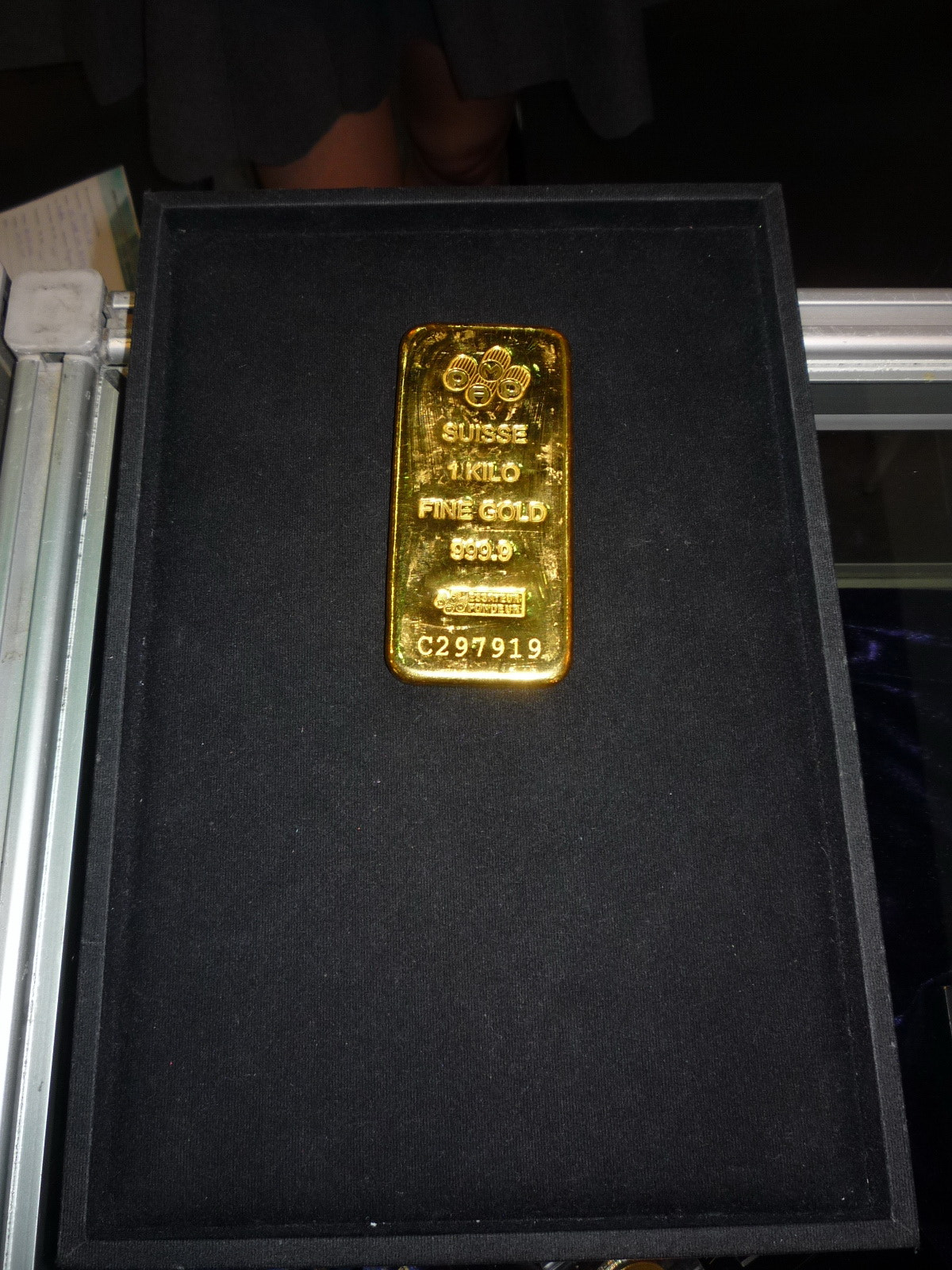 Panasonic DMC-LZ8 sample photo. Kg gold bar photography