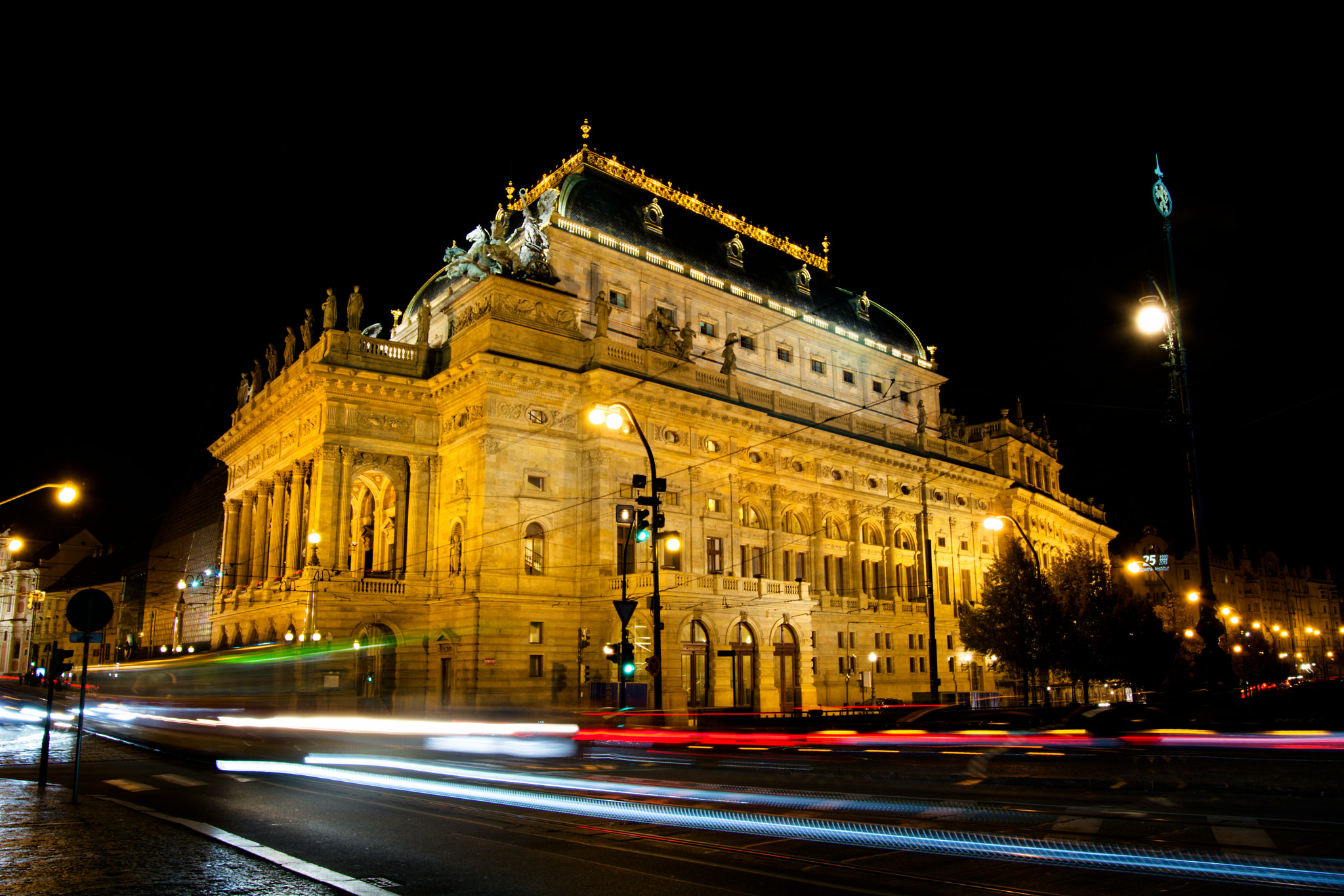 Nikon D5200 + 18.00 - 55.00 mm f/3.5 - 5.6 sample photo. National theatre of prague photography