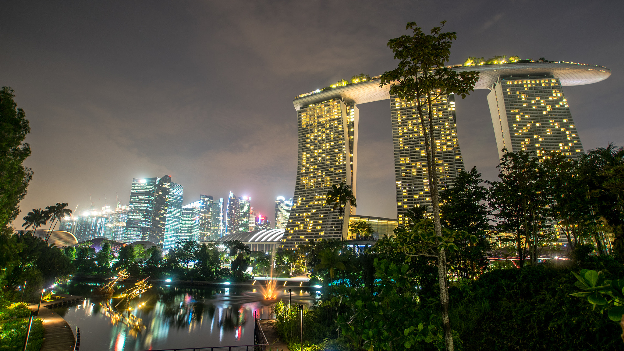 Sony a7R + Sony DT 11-18mm F4.5-5.6 sample photo. Singapore by night photography