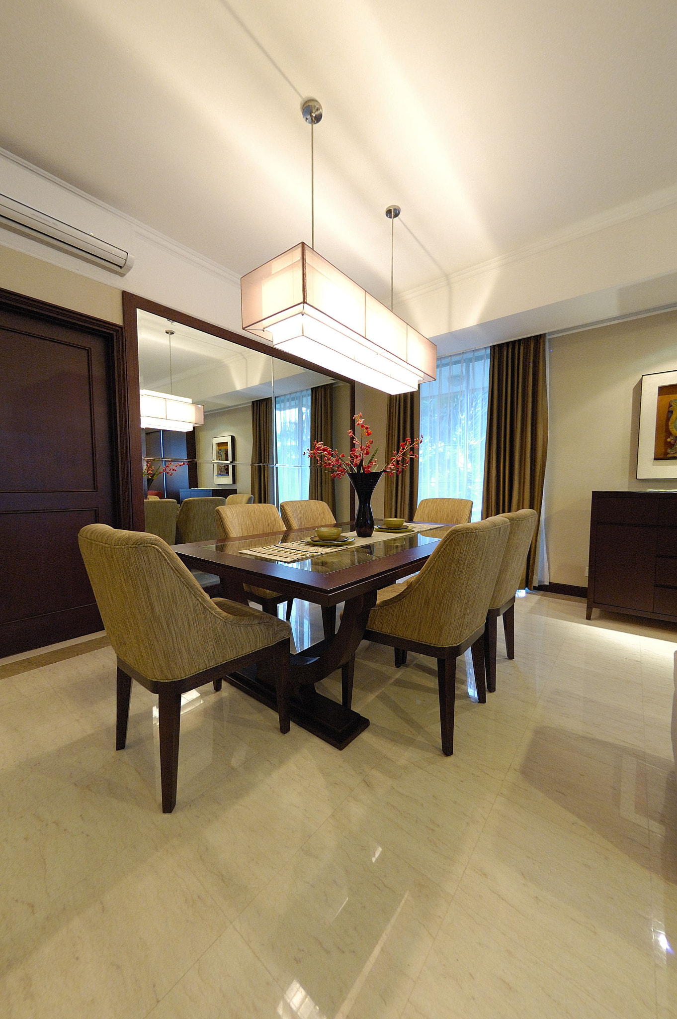 Nikon AF DX Fisheye-Nikkor 10.5mm F2.8G ED sample photo. Dining room photography