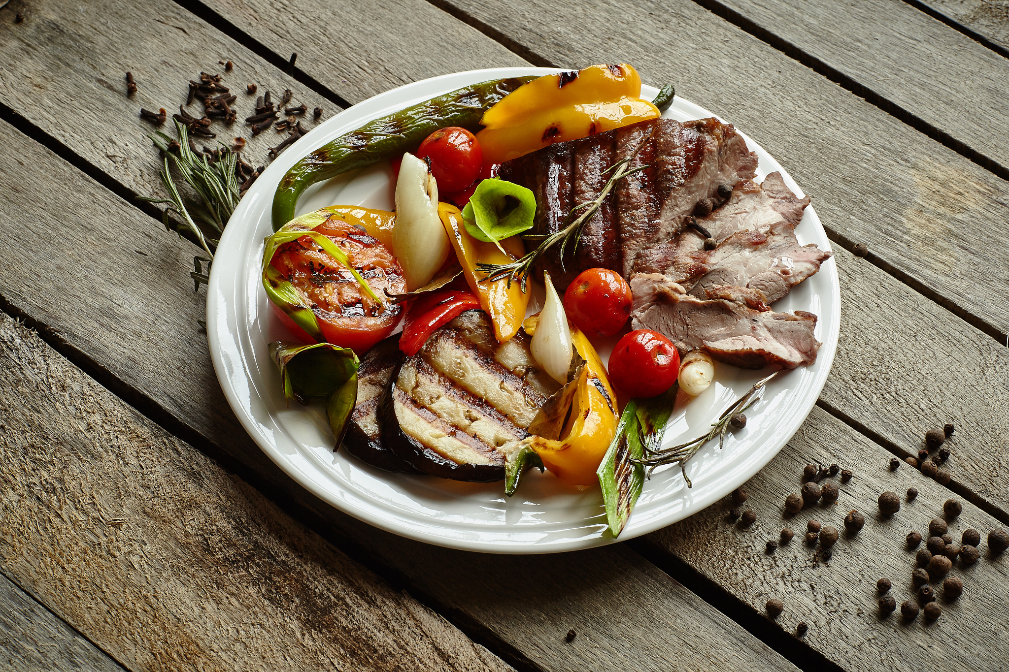 Canon EF 85mm F1.2L II USM sample photo. Steak photography