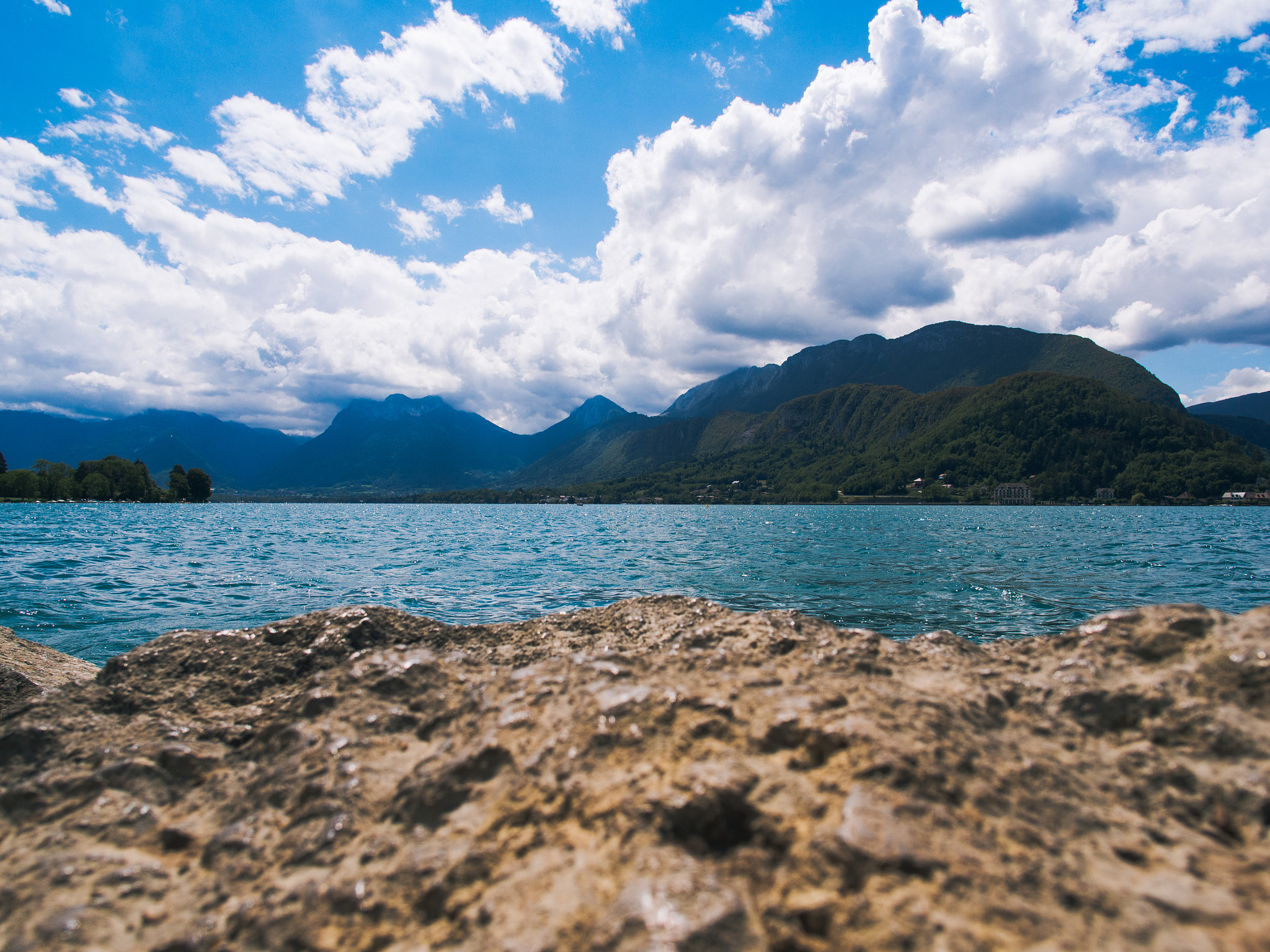 OLYMPUS M.12mm F2.0 Ltd Blk sample photo. Lake annecy photography