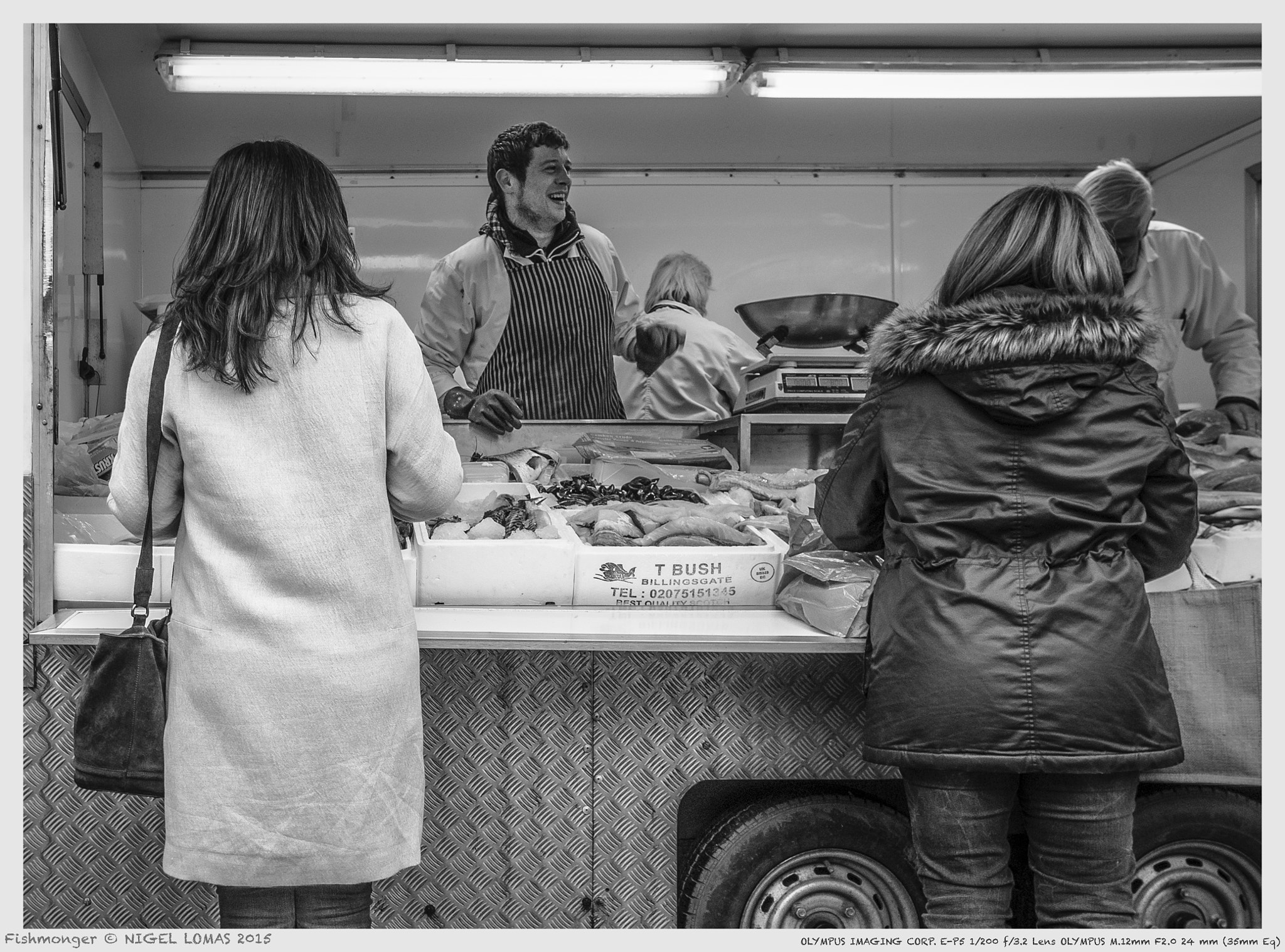 Olympus PEN E-P5 + OLYMPUS M.12mm F2.0 sample photo. Fishmonger photography