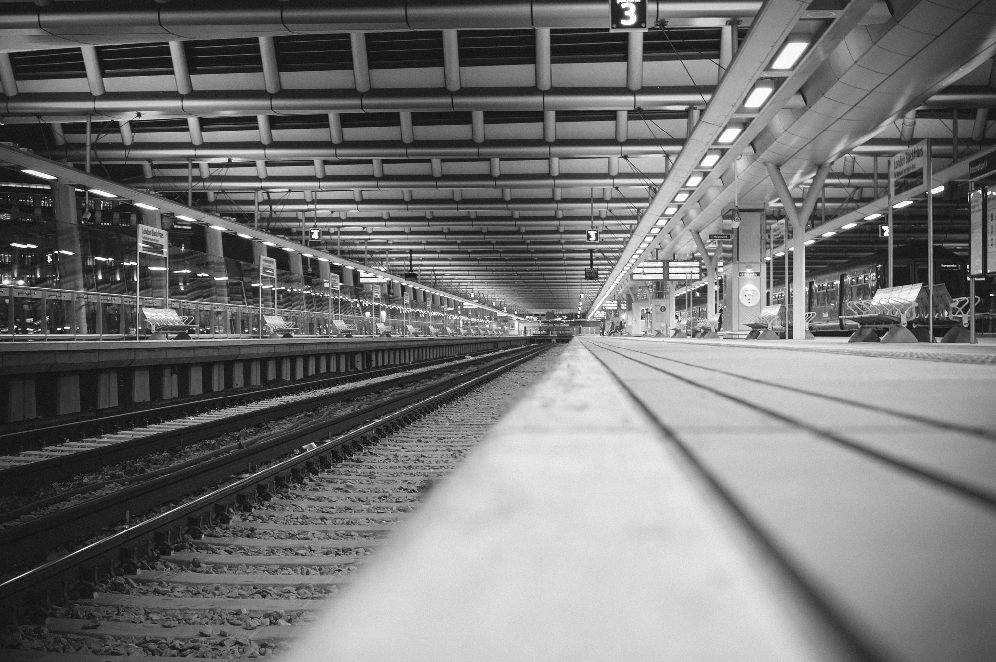 Sony DT 35mm F1.8 SAM sample photo. London train station photography
