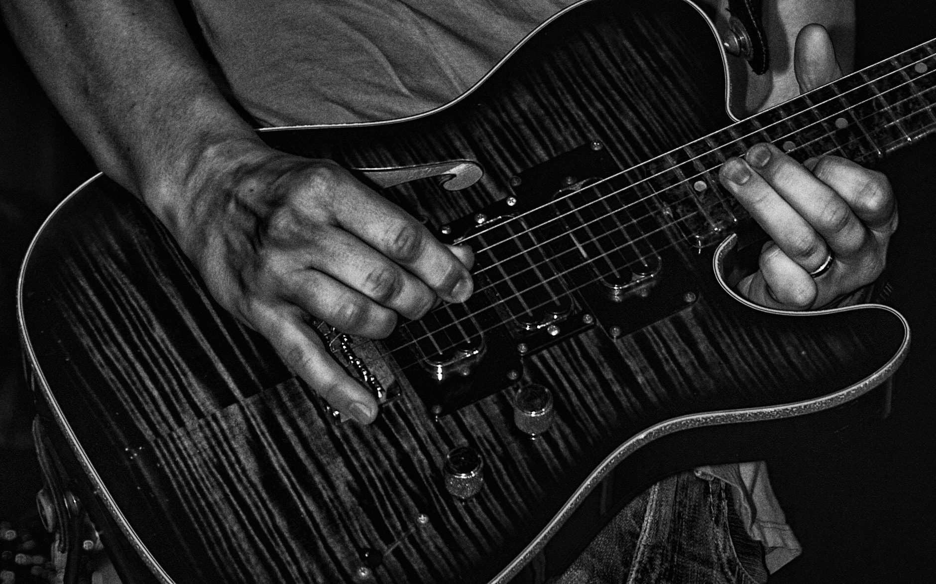 Sigma 17-70mm F2.8-4 DC Macro OS HSM sample photo. Jonny lang photography